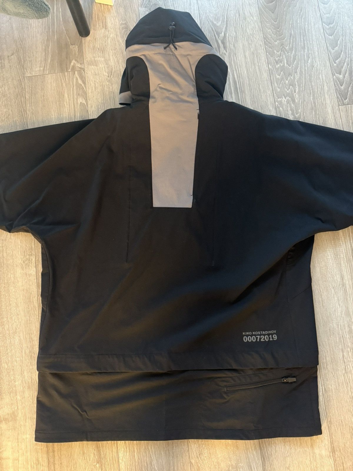 Asics × Kiko Kostadinov Kiko Kostadinov x Asics Edition Poncho Hoodie Size US L / EU 52-54 / 3 - 3 Thumbnail