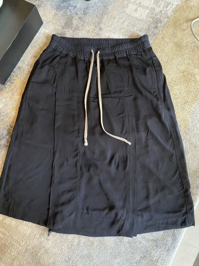 Rick Owens Rick Owens Silk Shorts with Drawstring-2506 Size US 44 / EU 60 - 1 Thumbnail