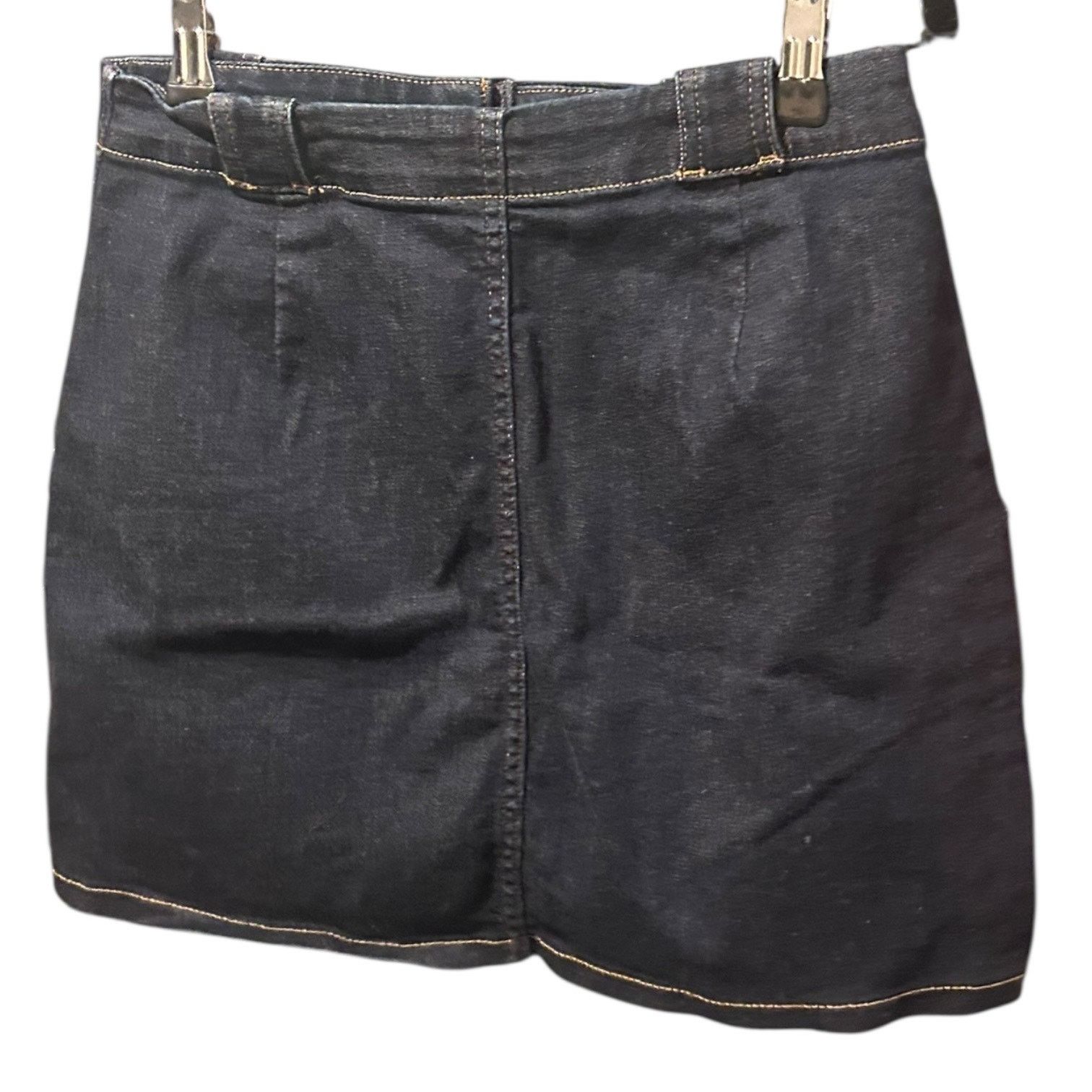 Banana Republic Y2K Banana Republic Button up denim skirt size 2P Size 26" / US 2 / IT 38 - 2 Thumbnail