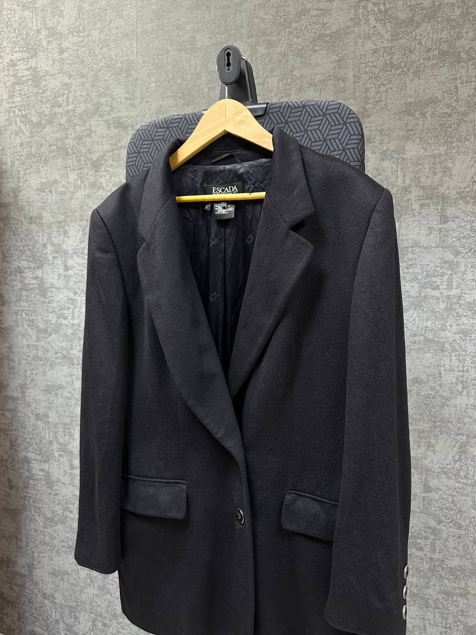 Escada × Vintage Vintage Escada Black Wool Blazer Size 38R - 10 Thumbnail