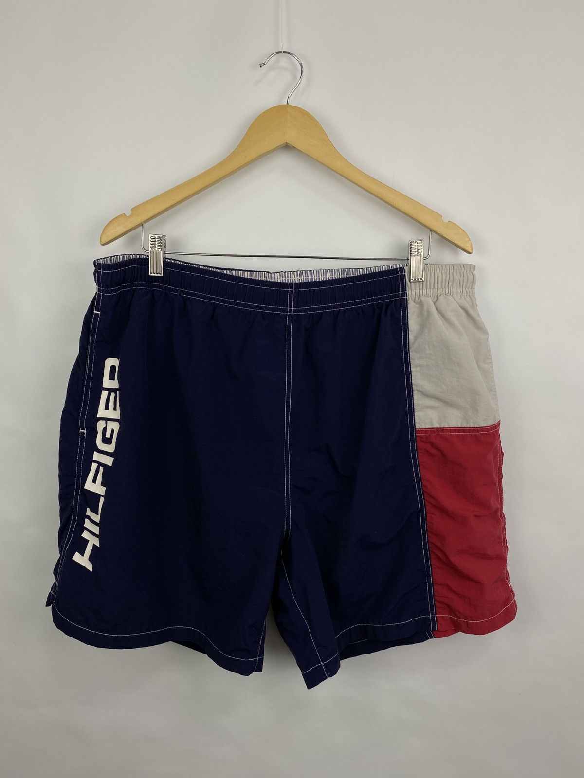 Tommy Hilfiger Vintage 90s Tommy Hilfiger Nylon shorts casual streetwear Size US 34 / EU 50 - 2 Thumbnail