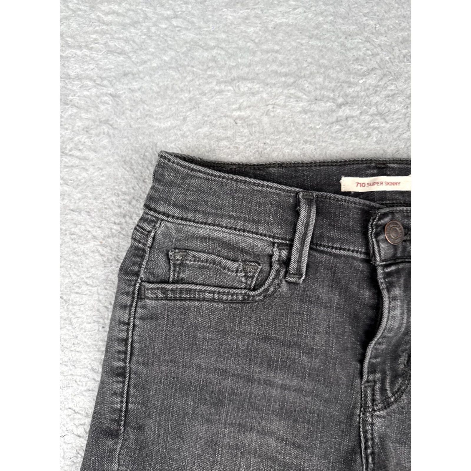 Levi's VINTAGE Levis Denim Shorts Womens 27x4 Black Gray 710 Super Skinny Cut-Off Fringed Pockets 5-Pocket Zip Retro Jeans Size 27" / US 4 / IT 40 - 4 Thumbnail