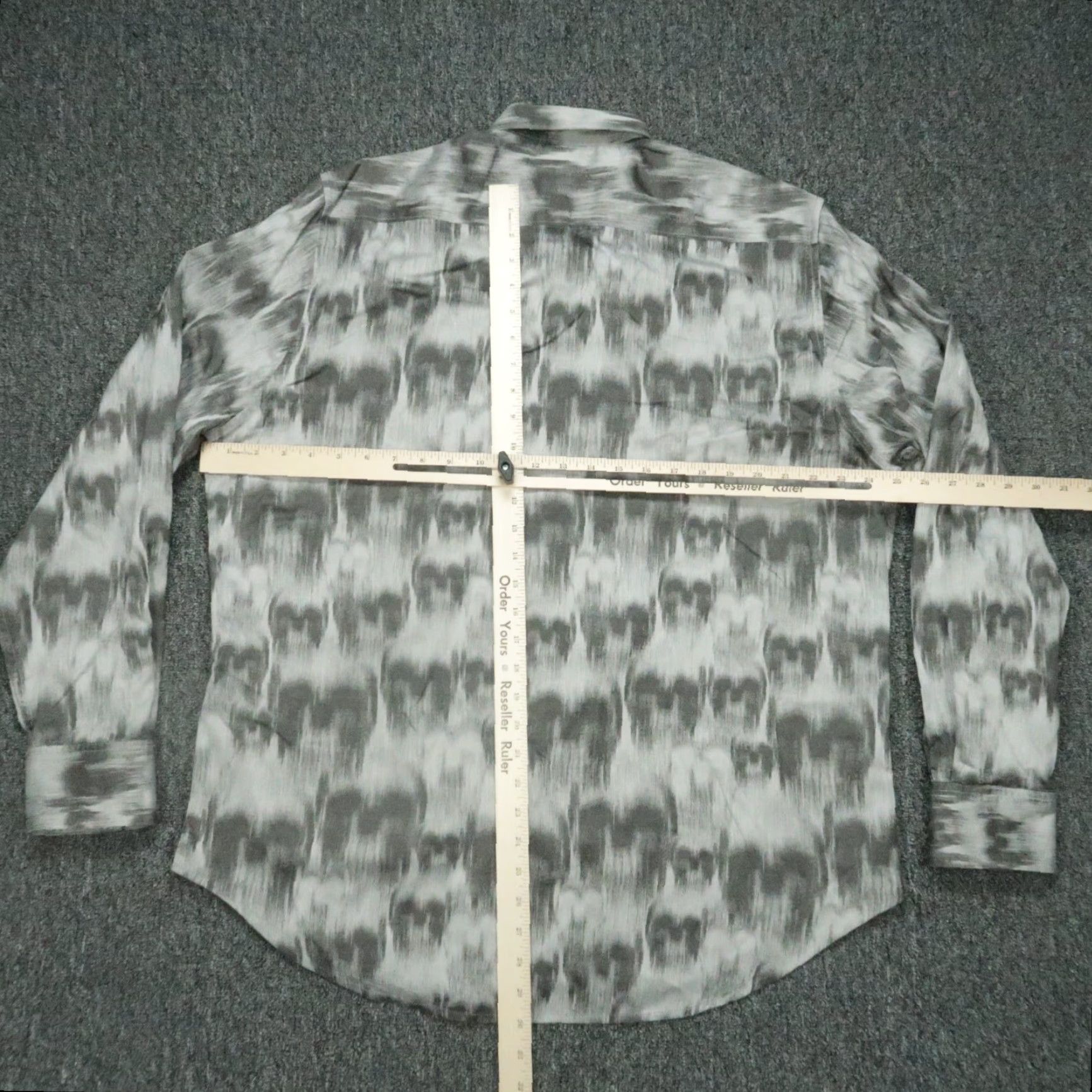 Robert Graham Robert Graham Shirt Mens XL Gray Abstract Flip Cuff Long Sleeve Button-Up Geometric 50 in Chest Regular Fit Vintage No Size US XL / EU 56 / 4 - 5 Thumbnail