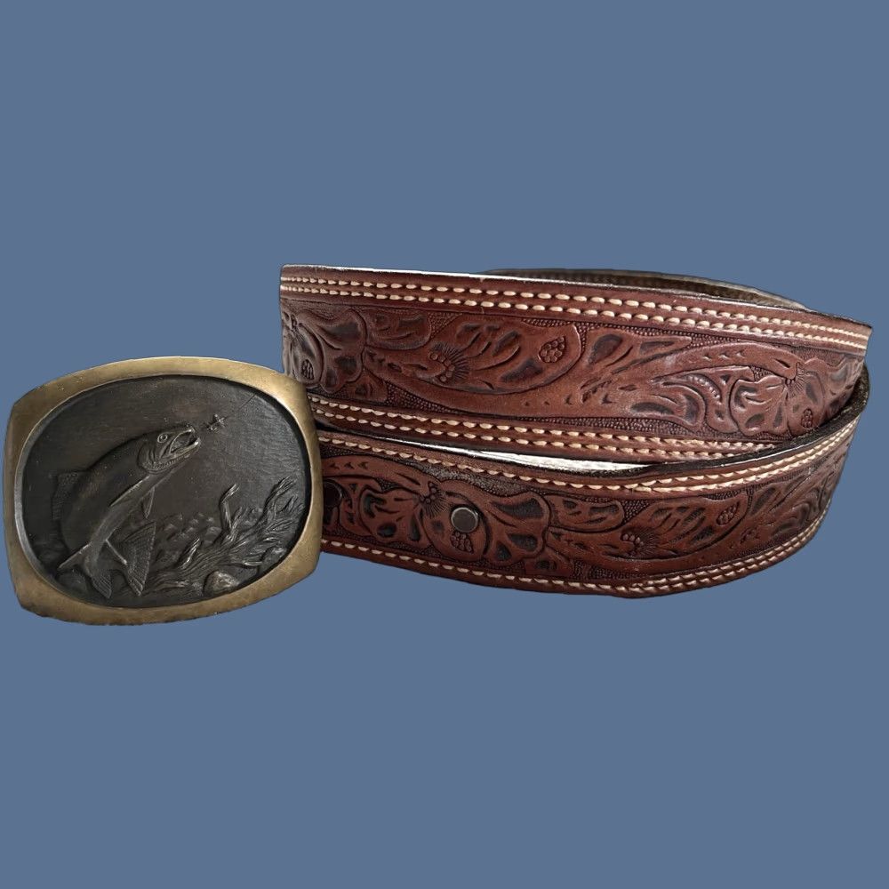 Vintage VINTAGE Bass Bronze Fish Buckle SL Knight Leather Belt XL 44 Adult Unisex 1978 Fishing Sportsman Leather Belt Buckle Gold 1970s Size ONE SIZE - 1 Thumbnail