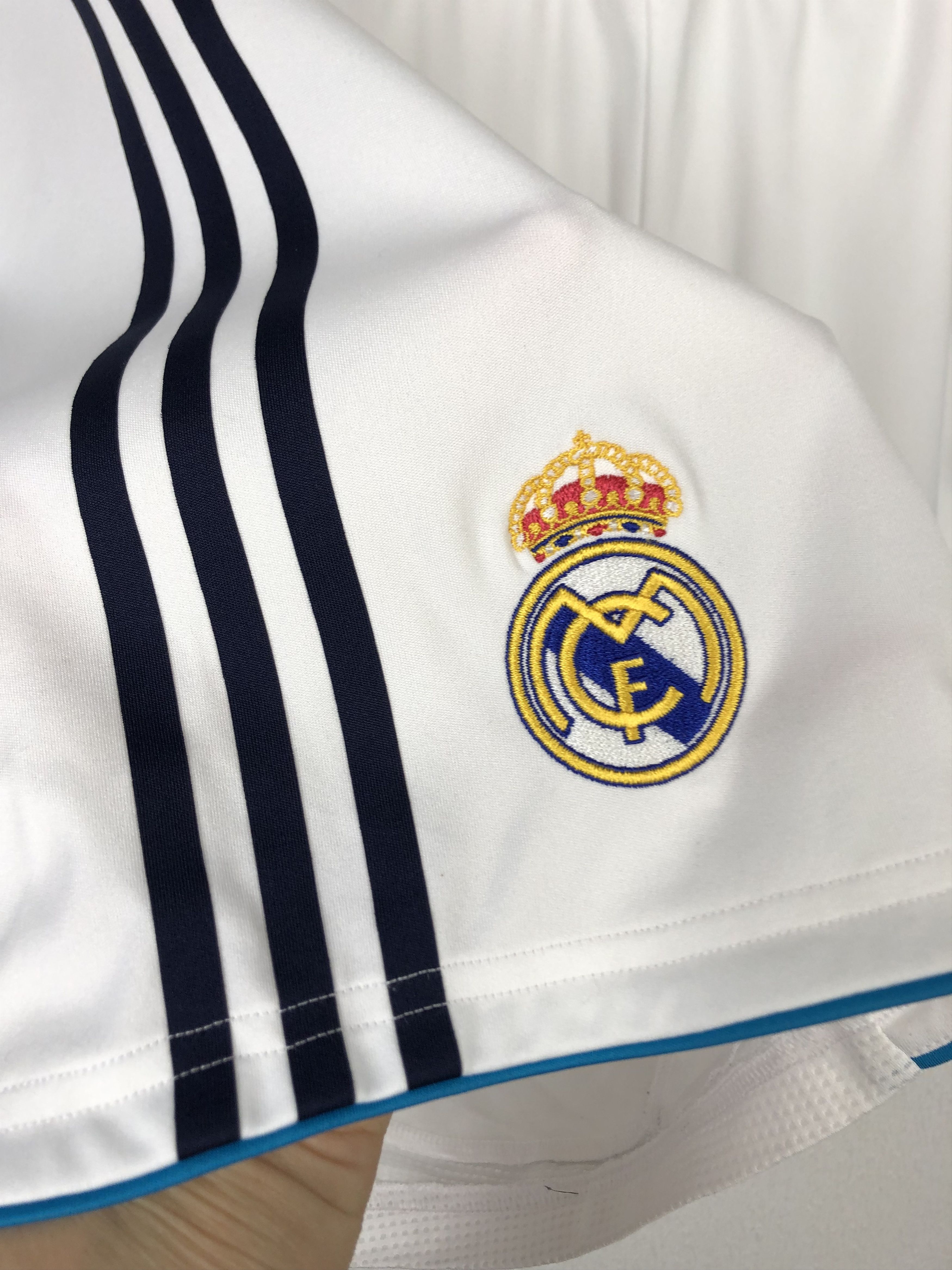 Adidas Vintage Adidas Real Madrid Football Shorts Soccer L Size US 34 / EU 50 - 2 Thumbnail