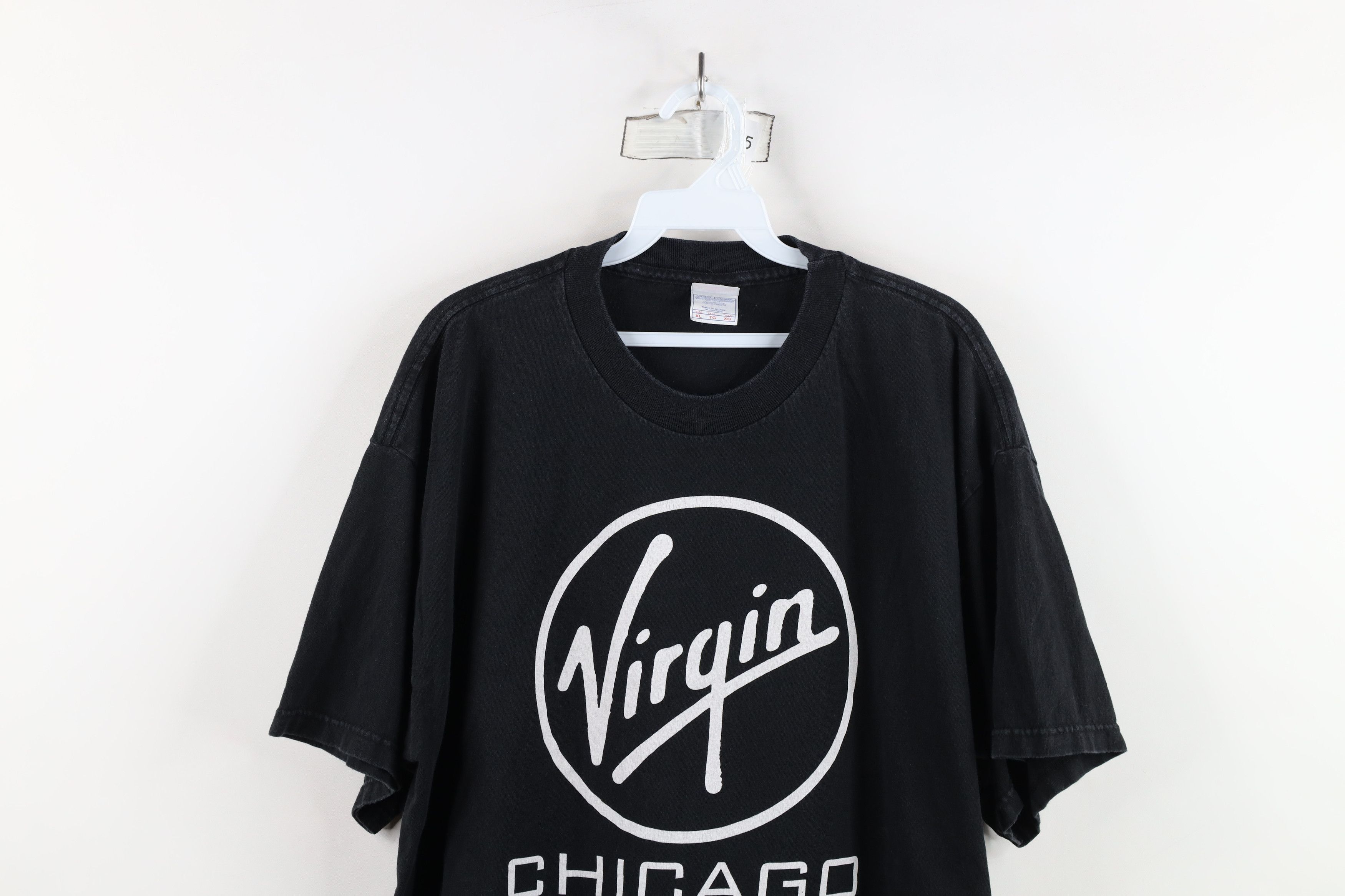 Vintage Vintage Y2K Spell Virgin Hotels Chicago Short Sleeve Shirt Size US XL / EU 56 / 4 - 2 Thumbnail