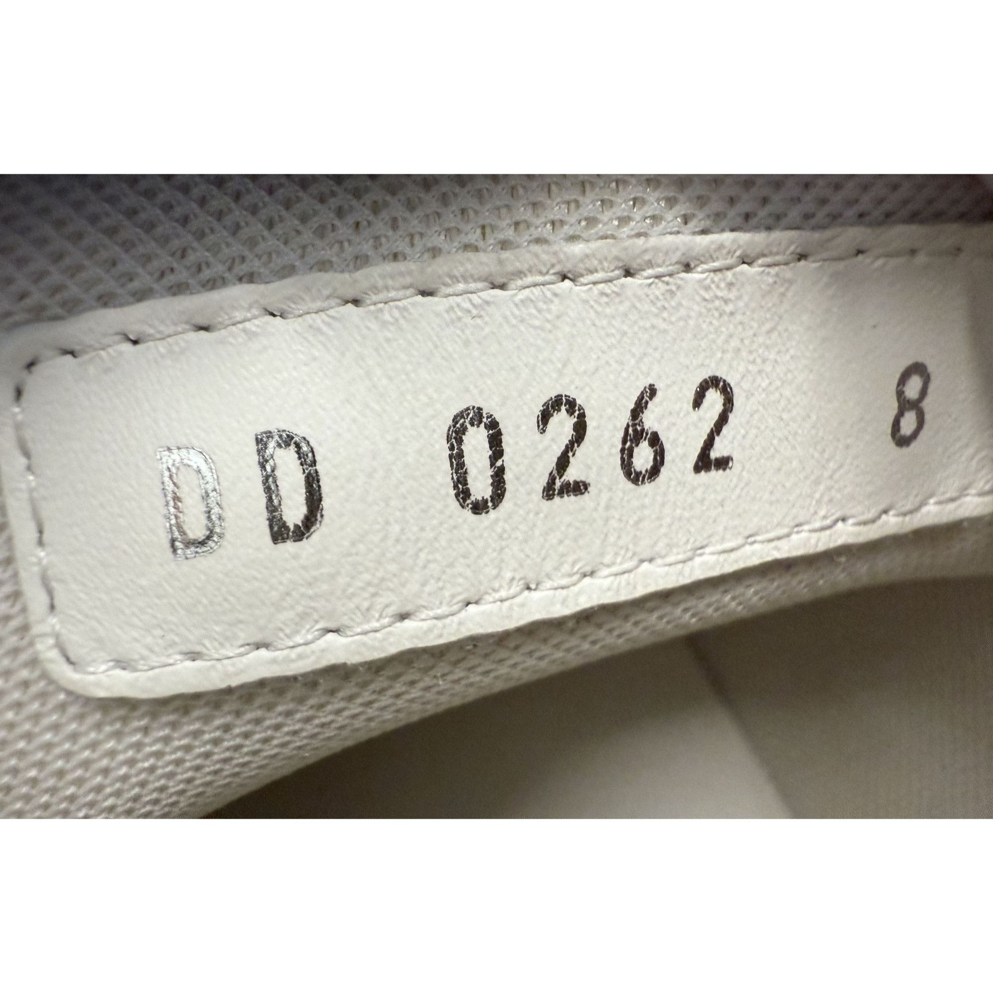 Louis Vuitton Louis Vuitton Womens White Embossed Leather Sneakers Size 8 Size US 8 / EU 41 - 5 Thumbnail