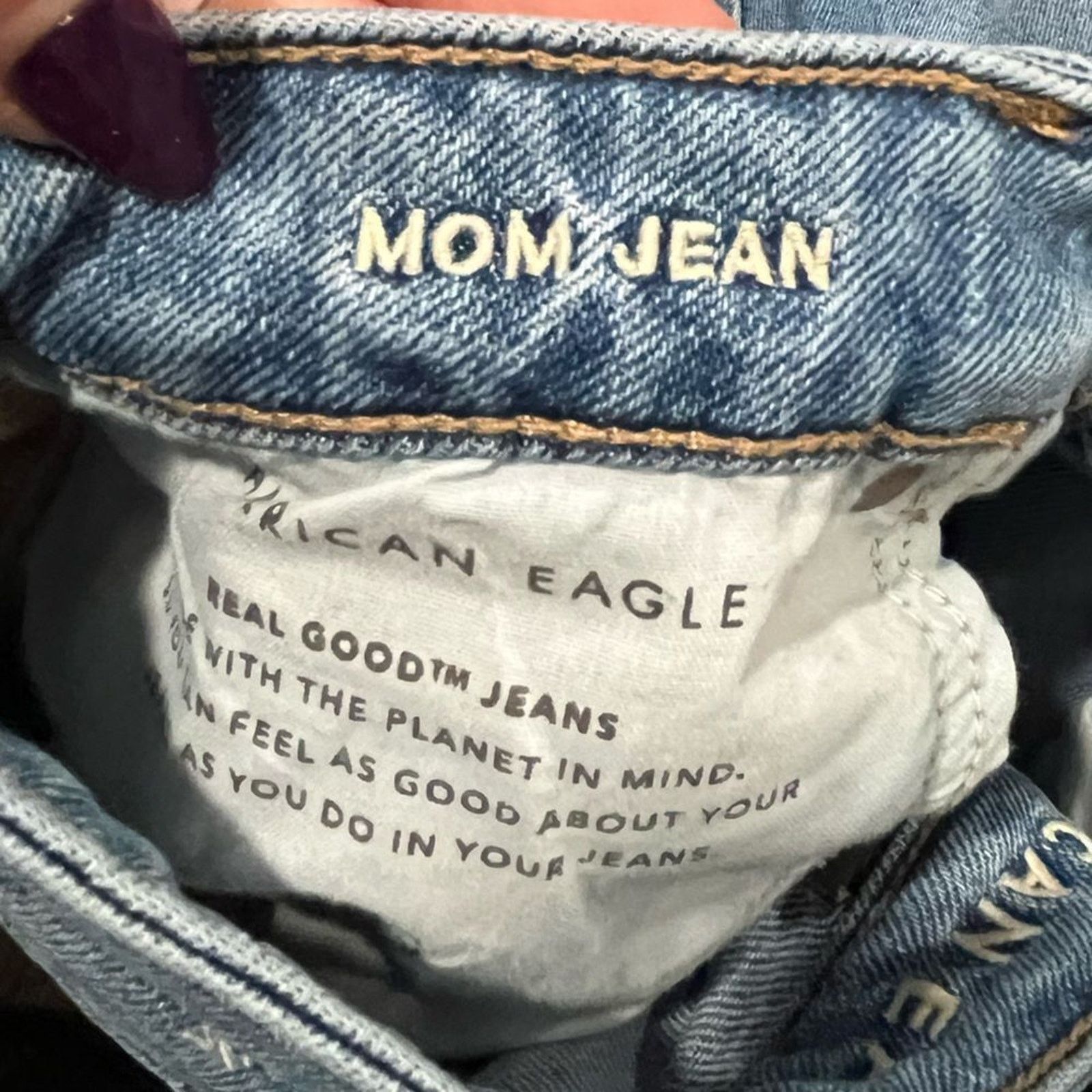 American Eagle Outfitters American Eagle Mom Jeans High Rise Stretch Whiskering Size 30" / US 8 / IT 44 - 9 Thumbnail