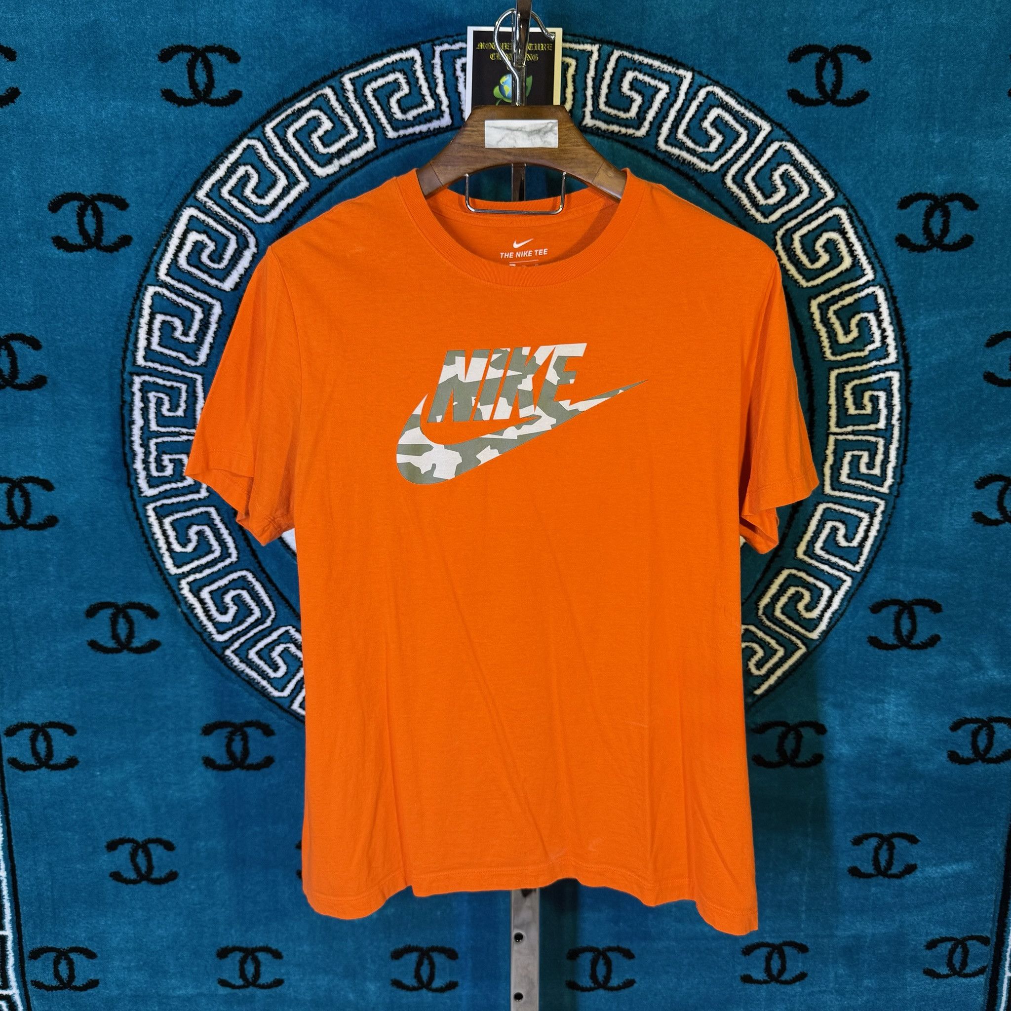 Nike THE NIKE ICONA LOGO GRAPHICA MOTIF S/S SHIRT Size US XL / EU 56 / 4 - 1 Preview