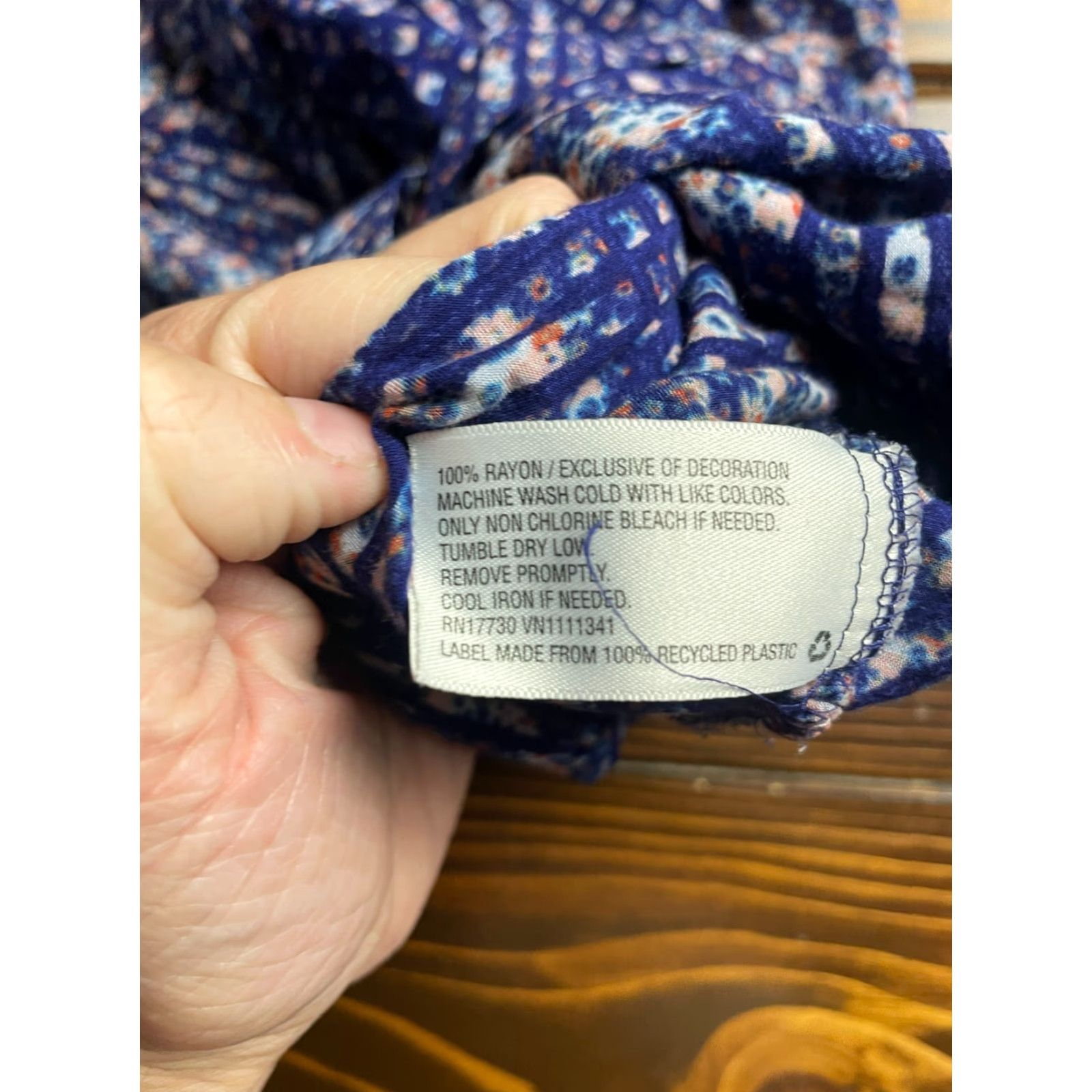 Mossimo Mossimo Shirt Womens Small Blue Floral Long Sleeve Button Up Regular Fit Casual Size S / US 4 / IT 40 - 7 Thumbnail