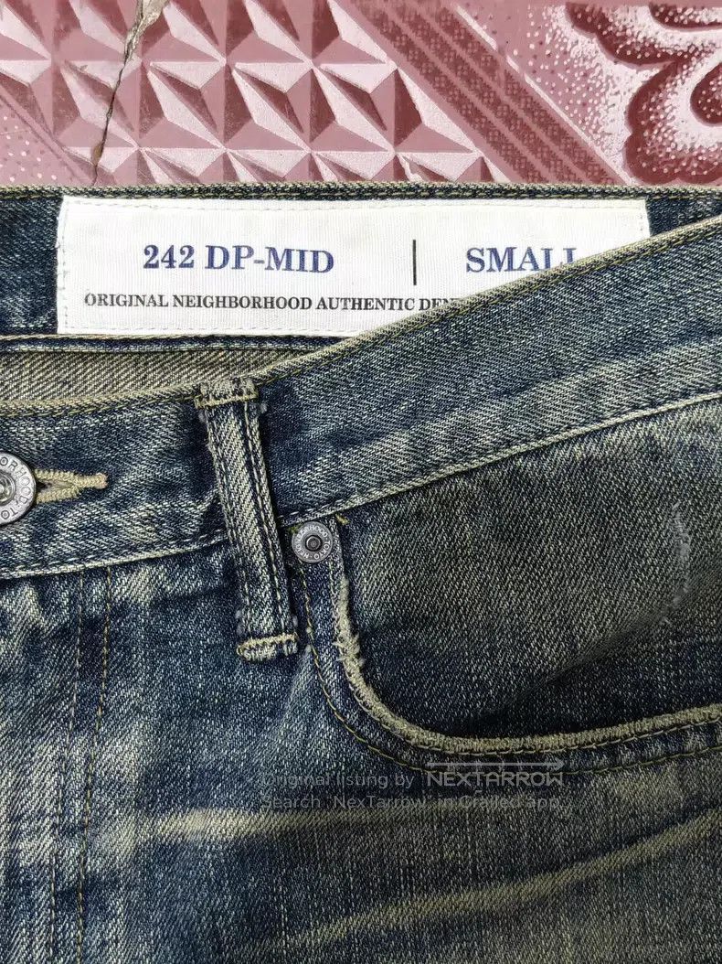 Neighborhood Neighborhood size S jeans Size US 26 / EU 42 - 4 Thumbnail