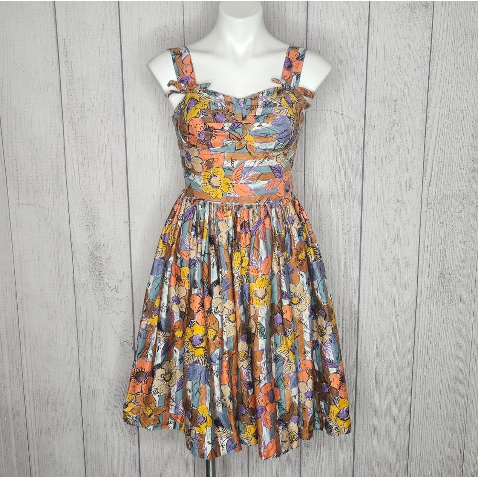 Vintage VTG 50s Candy Jones California Floral Smocked Sundress, sz S Size S / US 4 / IT 40 - 2 Thumbnail