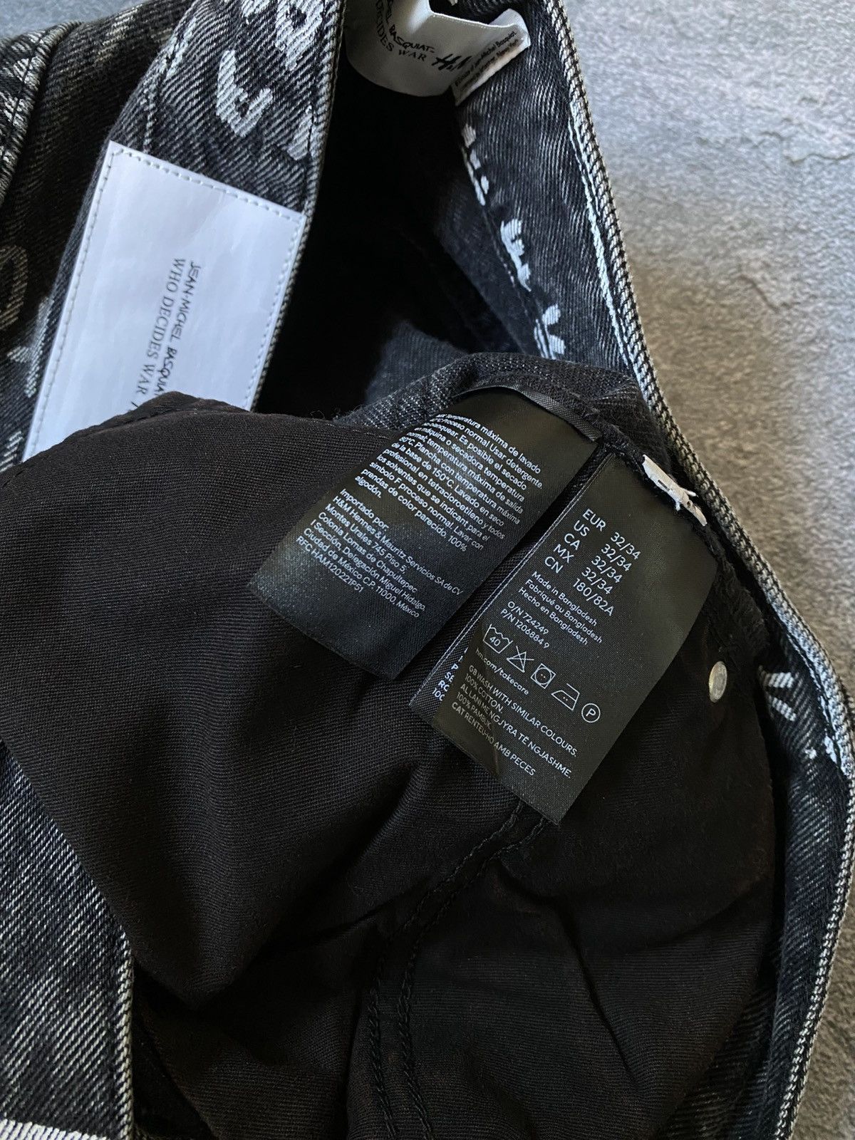 H&M × Jean-Michel Basquiat × Who Decides War Jean Michel Basquiat Who Decides War Bootcat Flare Jeans Size US 32 / EU 48 - 12 Thumbnail