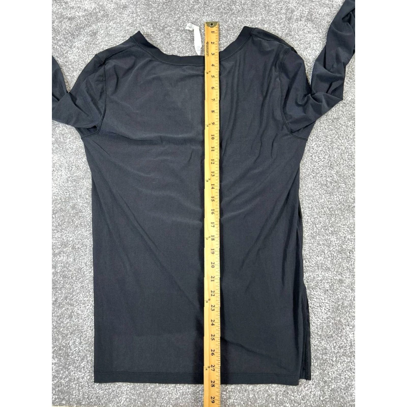 Lululemon Lululemon Back In Action Shirt Womens 4 Black Pullover Size S / US 4 / IT 40 - 6 Thumbnail