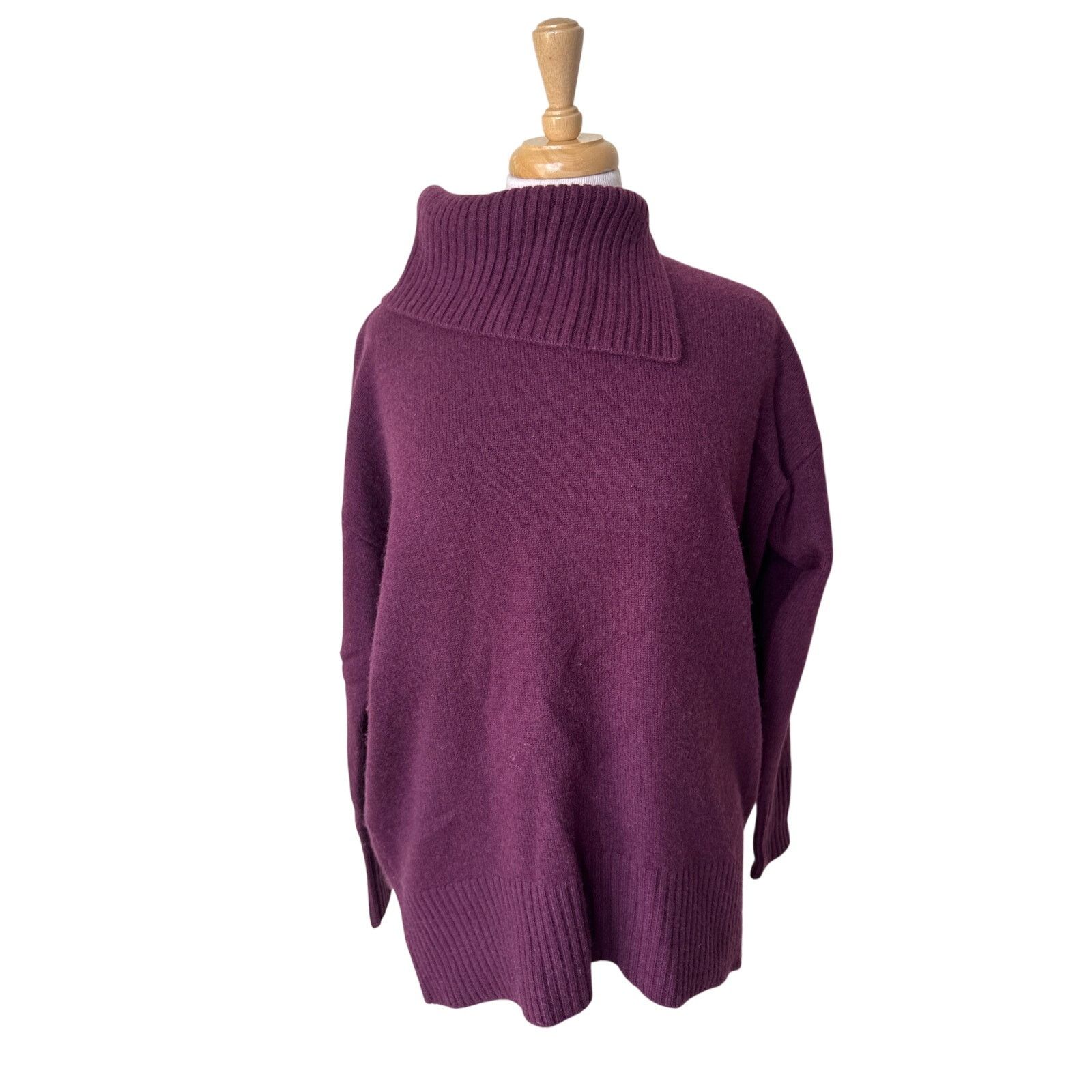 Nordstrom NORDSTROM Cashmere Split Neck Turtleneck Sweater Burgundy Size S / US 4 / IT 40 - 1 Thumbnail