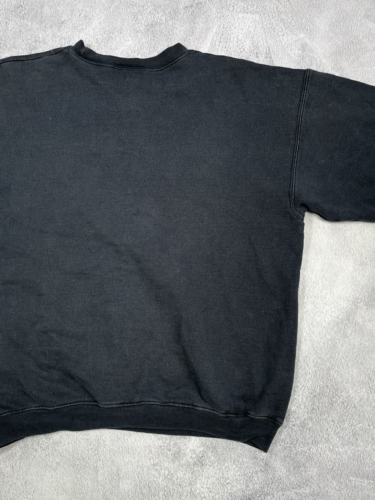 Japanese Brand × Vintage Vintage 90s faded big logo sweatshirt streetwear size M Size US M / EU 48-50 / 2 - 9 Thumbnail