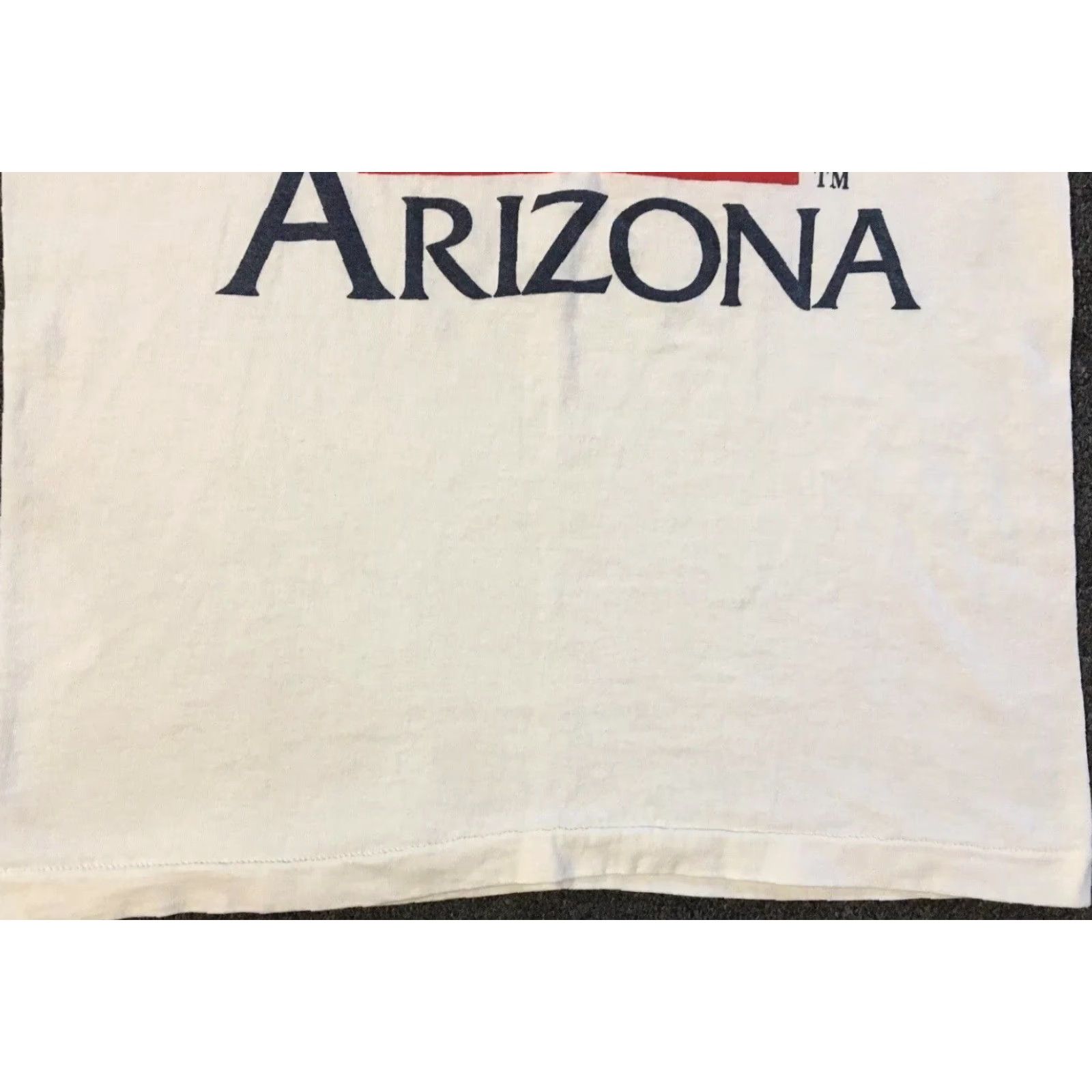 Vintage VINTAGE 80s University Of Arizona Faded Tank Top S Wildcats College Track Grunge 90s Shirt Men Small White Single Stitch USA University Tape? Size US S / EU 44-46 / 1 - 3 Thumbnail