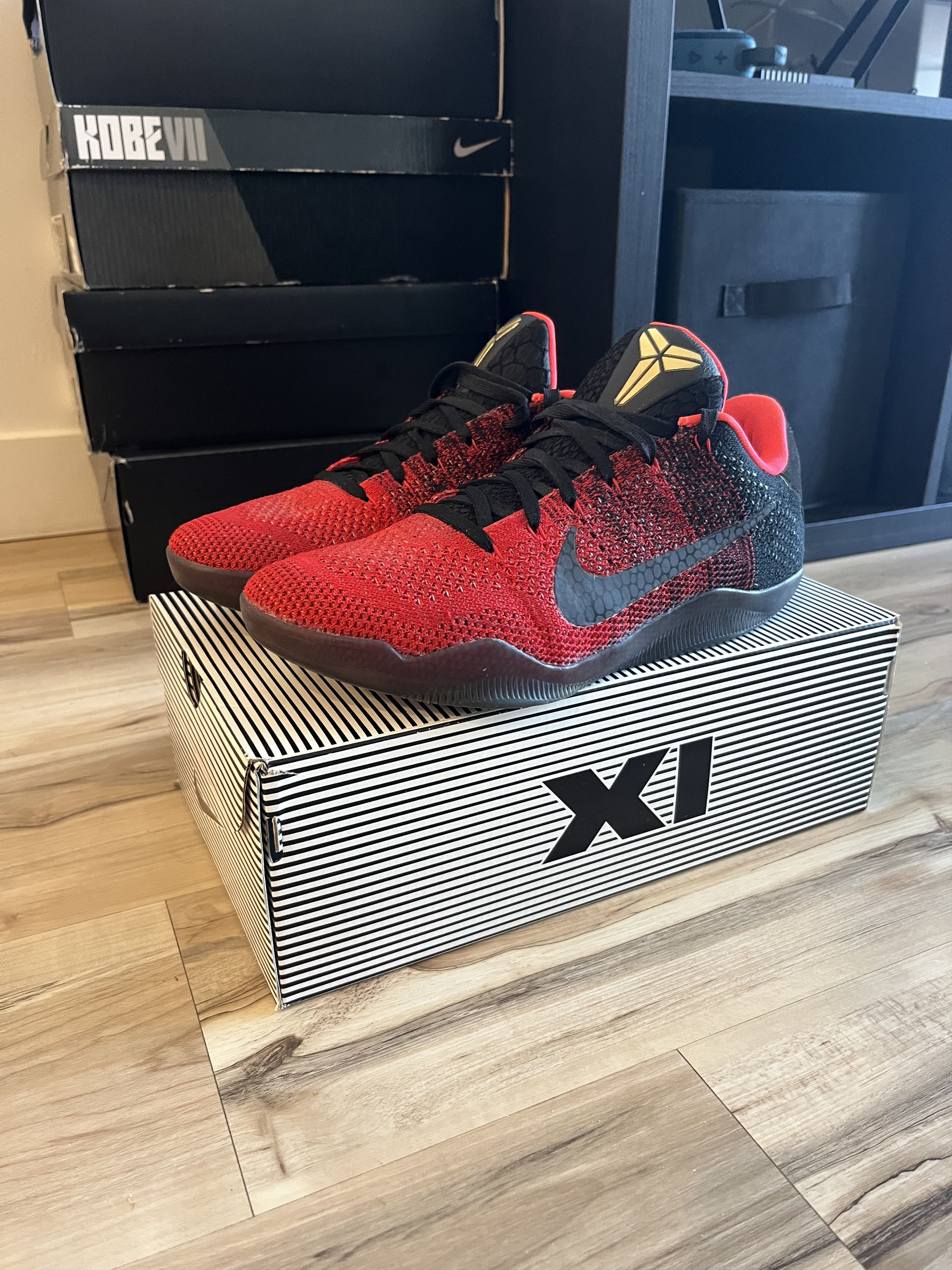 Nike Kobe 11 Size US 8.5 / EU 41-42 - 1 Thumbnail