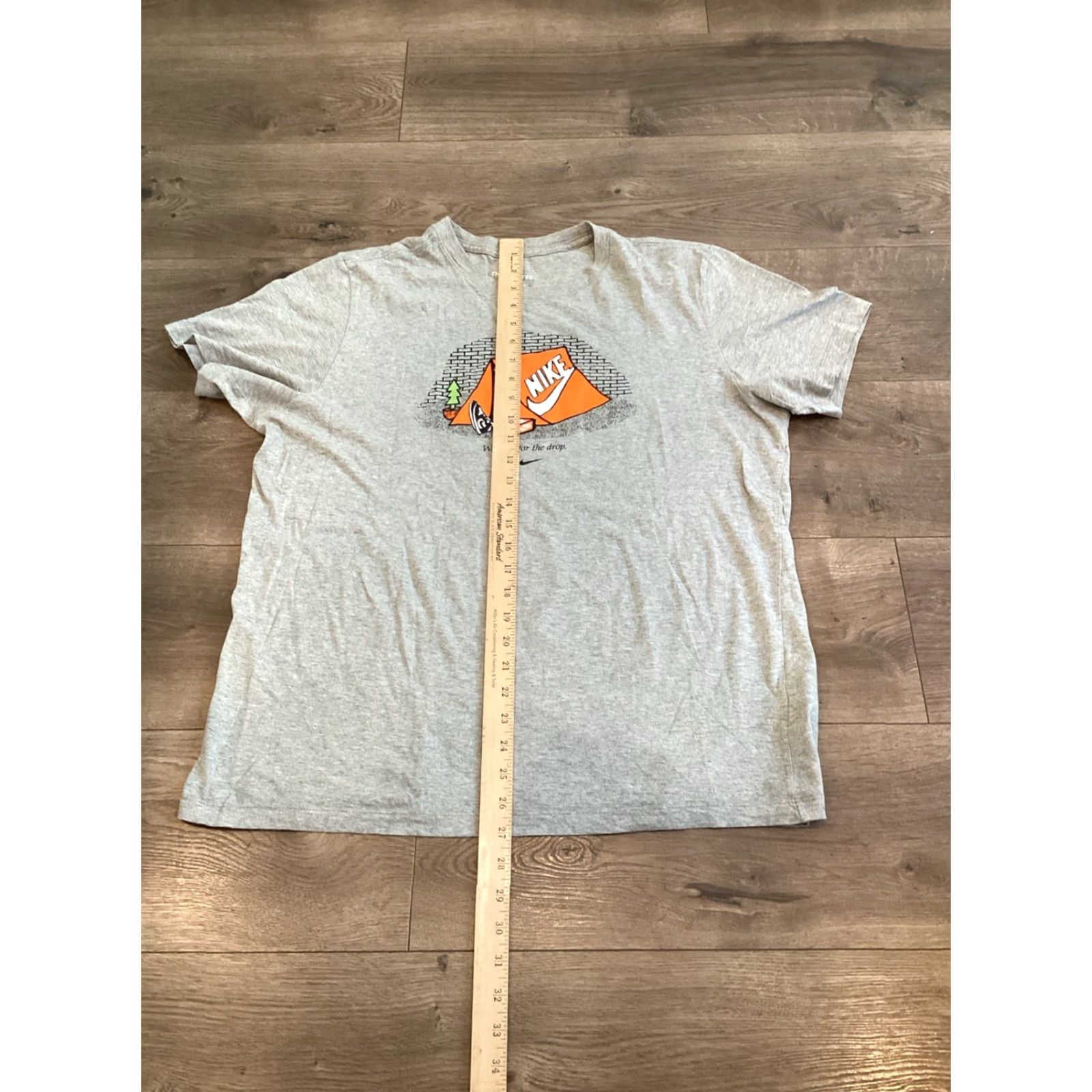 Nike VINTAGE Nike T-Shirt Men's Large Gray "Waiting for the Drop" Sneakerhead Camping Size US L / EU 52-54 / 3 - 4 Thumbnail