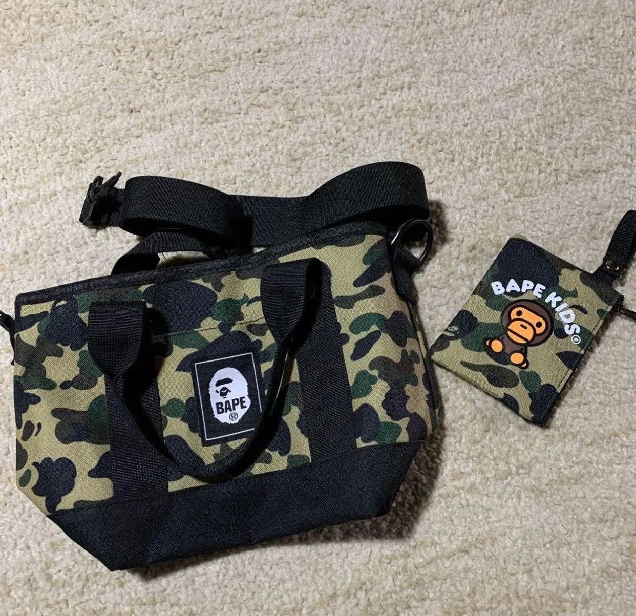 Bape 🔥BAPE CAMO LOGO TOTE BAG + BABY MILO MINI WALLET SET Size ONE SIZE - 9 Thumbnail