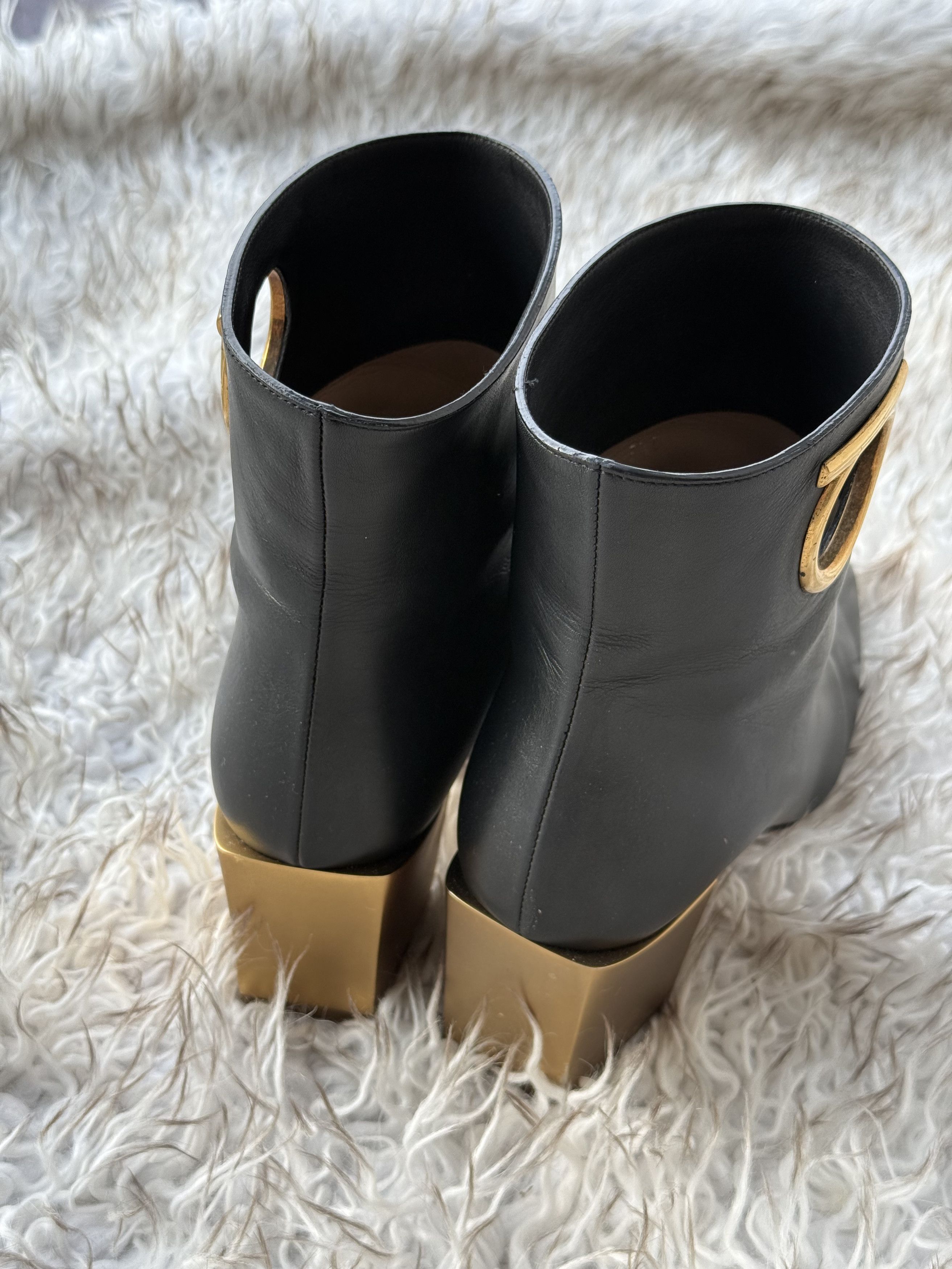 Salvatore Ferragamo Salvatore Ferragamo Albiano Ankle Boots in Black, size 7.5 Size US 7.5 / IT 37.5 - 4 Thumbnail