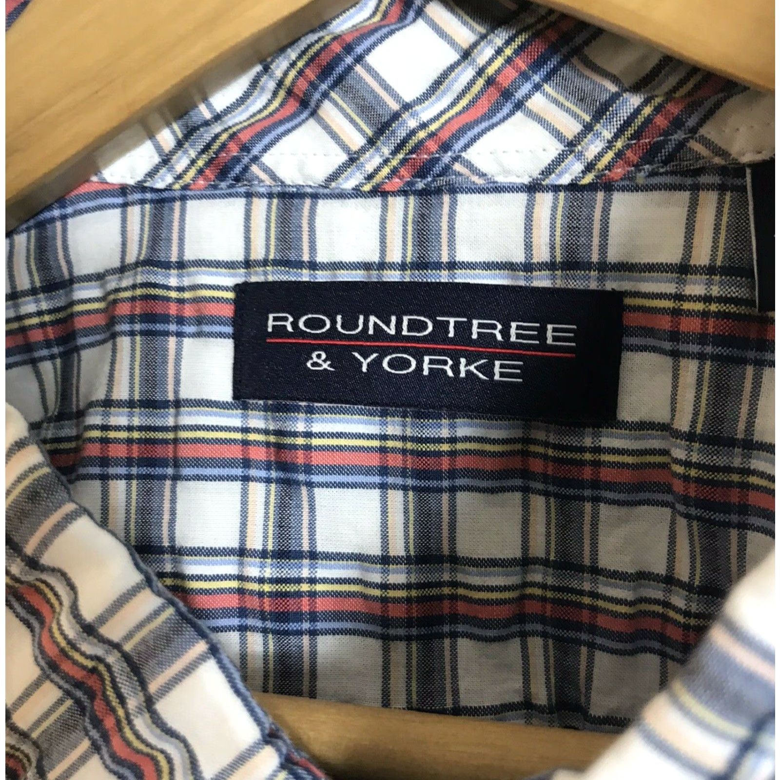 Roundtree & Yorke Roundtree Yorke Shirt Mens Large Cooler Comfort White Plaid Seersucker Button-Down NEW Size US L / EU 52-54 / 3 - 2 Thumbnail
