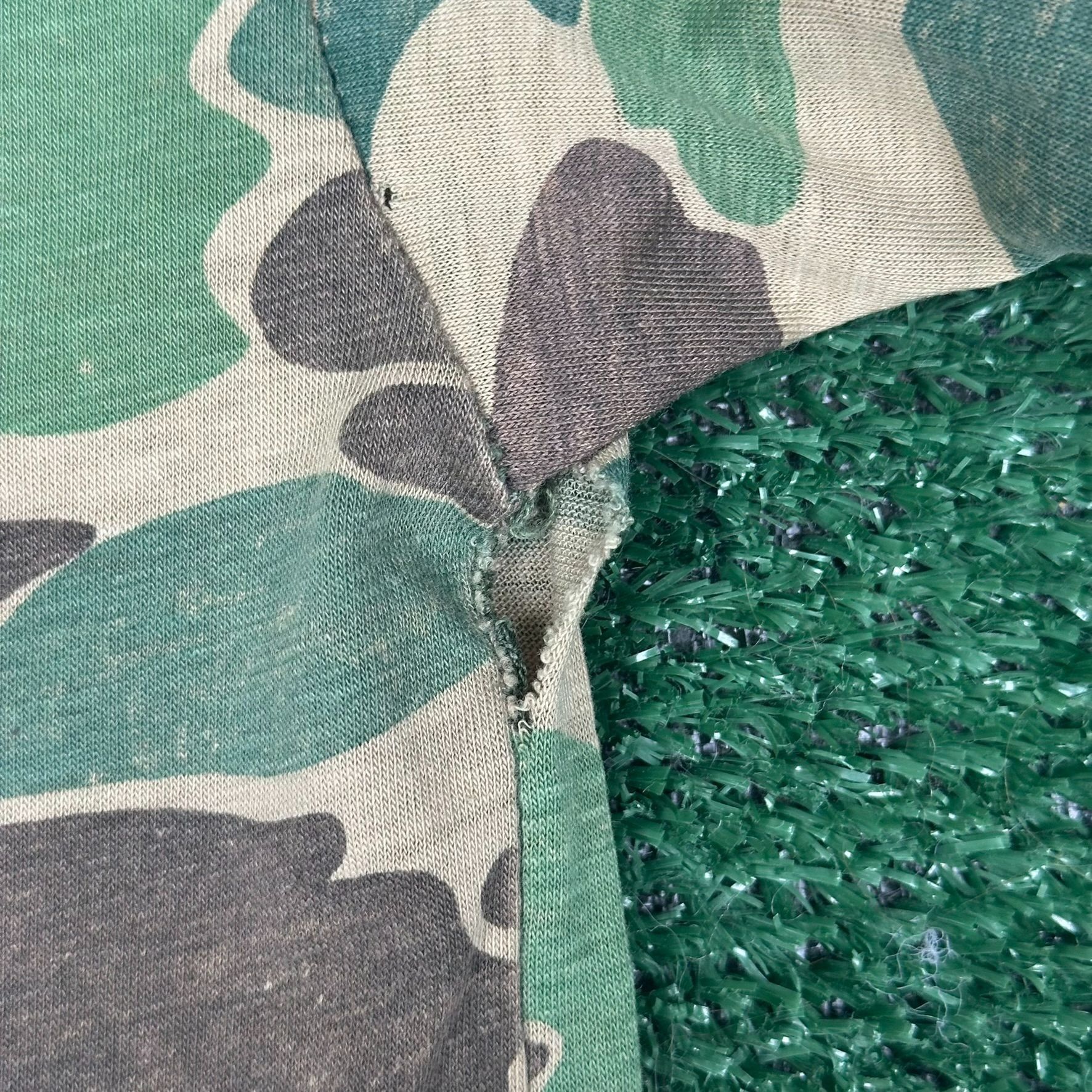 Vintage Vintage 80s Duxbak Duck Camo T-Shirt Paper Thin Single Stitc Size US M / EU 48-50 / 2 - 6 Thumbnail