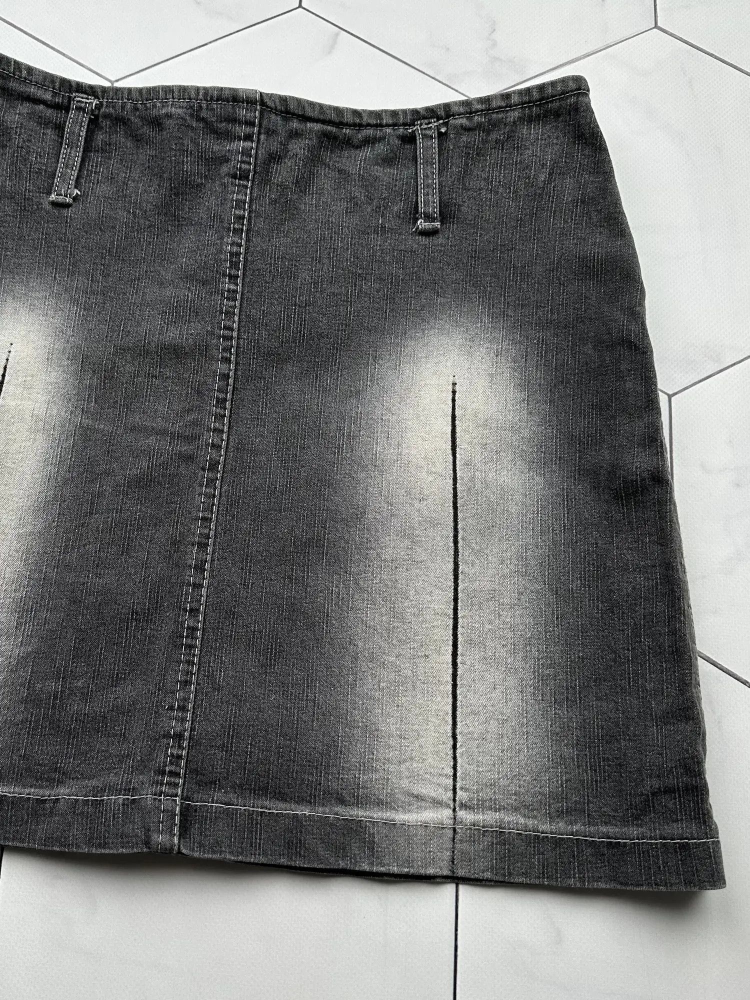 Vintage Vintage Faded Denim Mini Skirt (B473)E2D15 Size 26" / US 2 / IT 38 - 6 Thumbnail