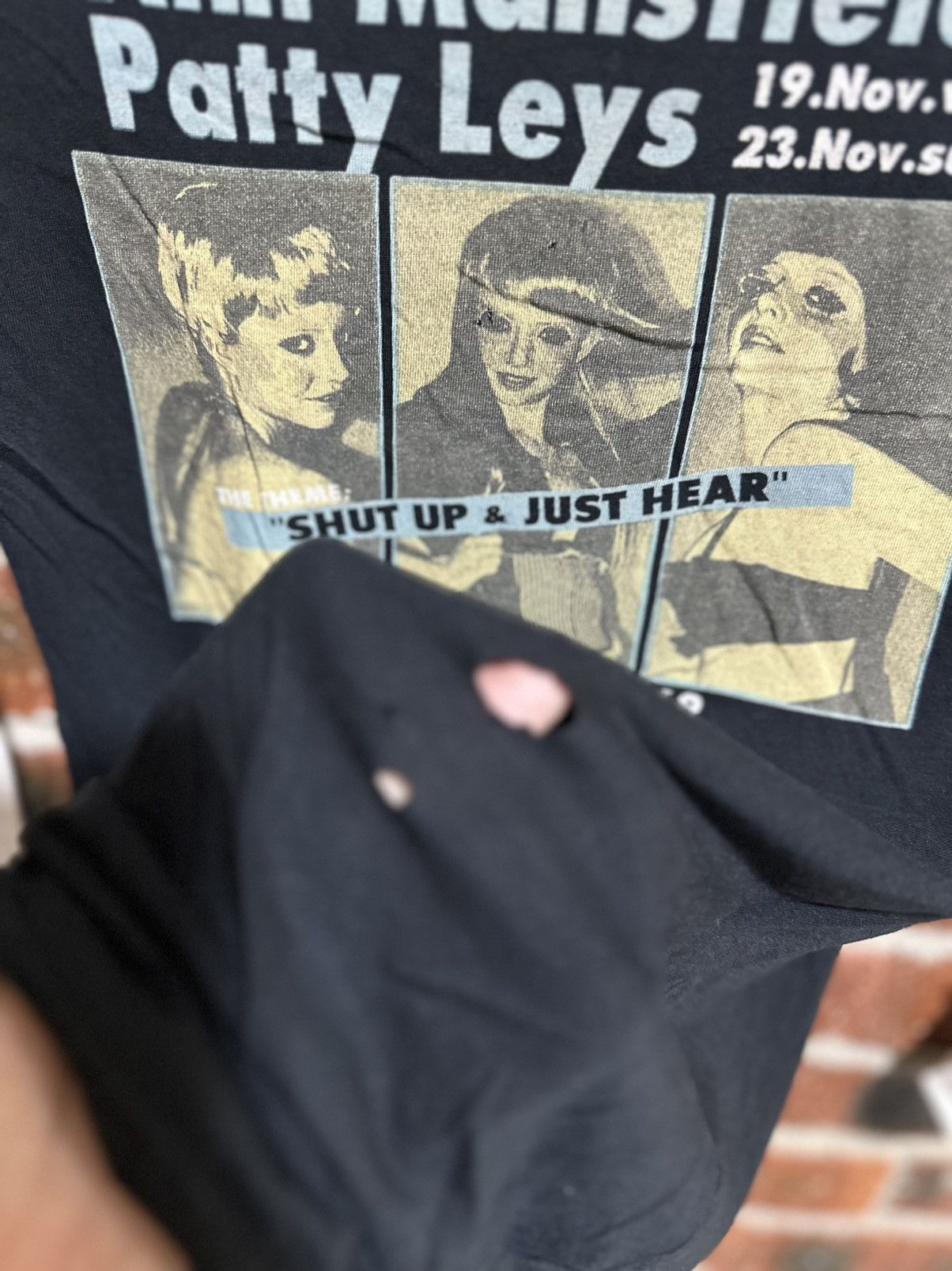 Band Tees × Vintage Thrashed Vintage Funk Sisters World Tour 1969 Distress Tee Size S / US 4 / IT 40 - 2 Thumbnail