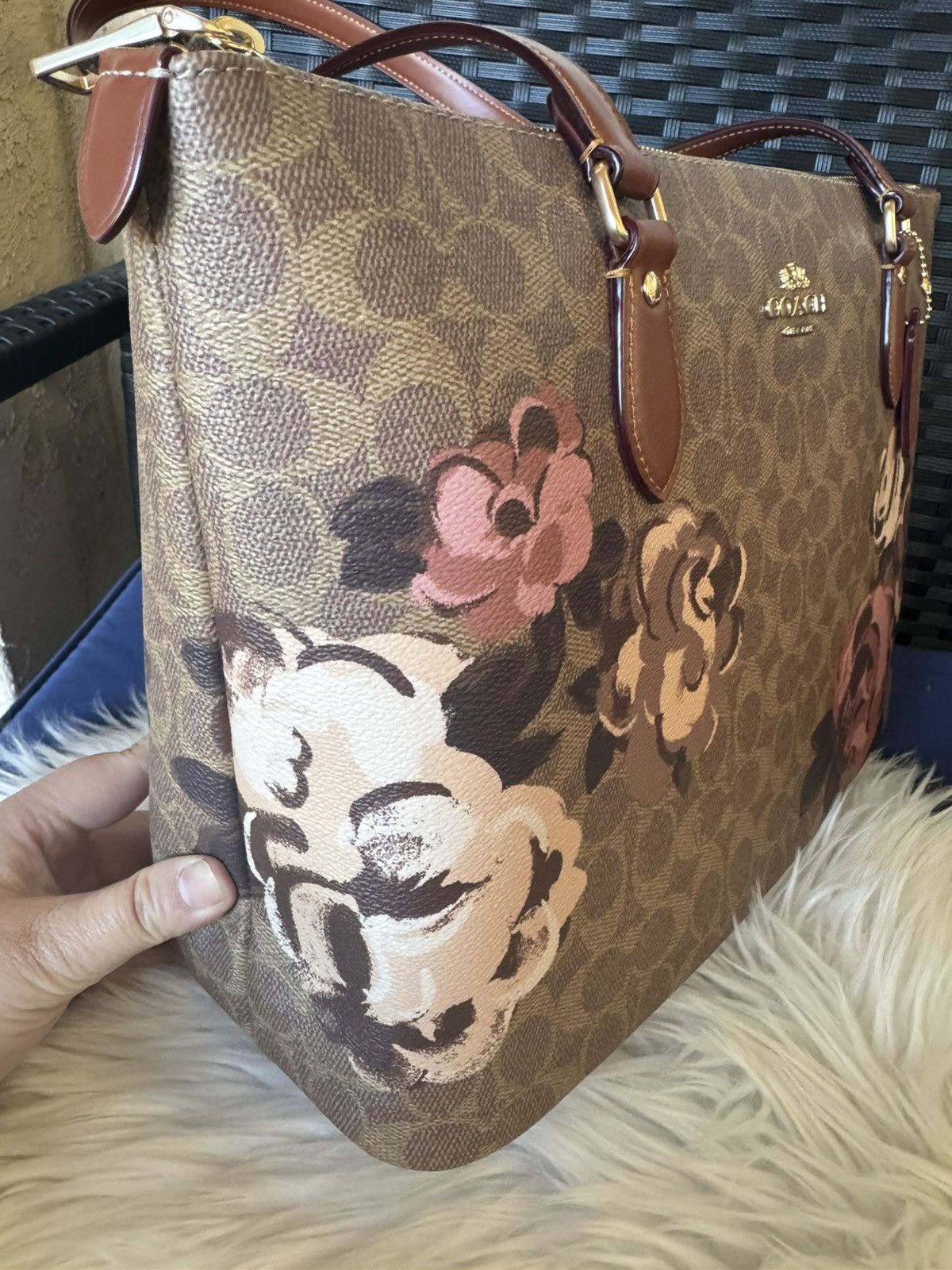 Coach NWT Coach Gallery Tote Bag In Signature Canvas With Rose Pri Size ONE SIZE - 7 Thumbnail