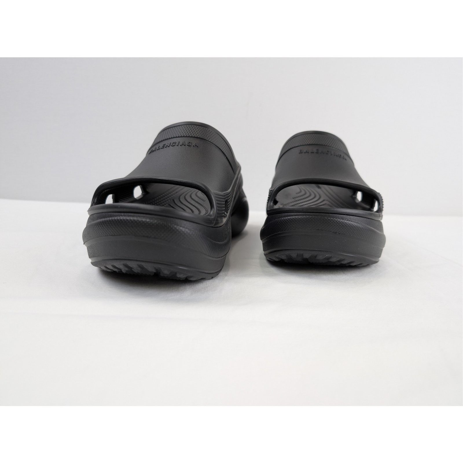 Balenciaga o1rshd1 Q:2 / Crocs Pool Rubber Slide Slipper in Black Size US 11 / EU 44 - 8 Thumbnail