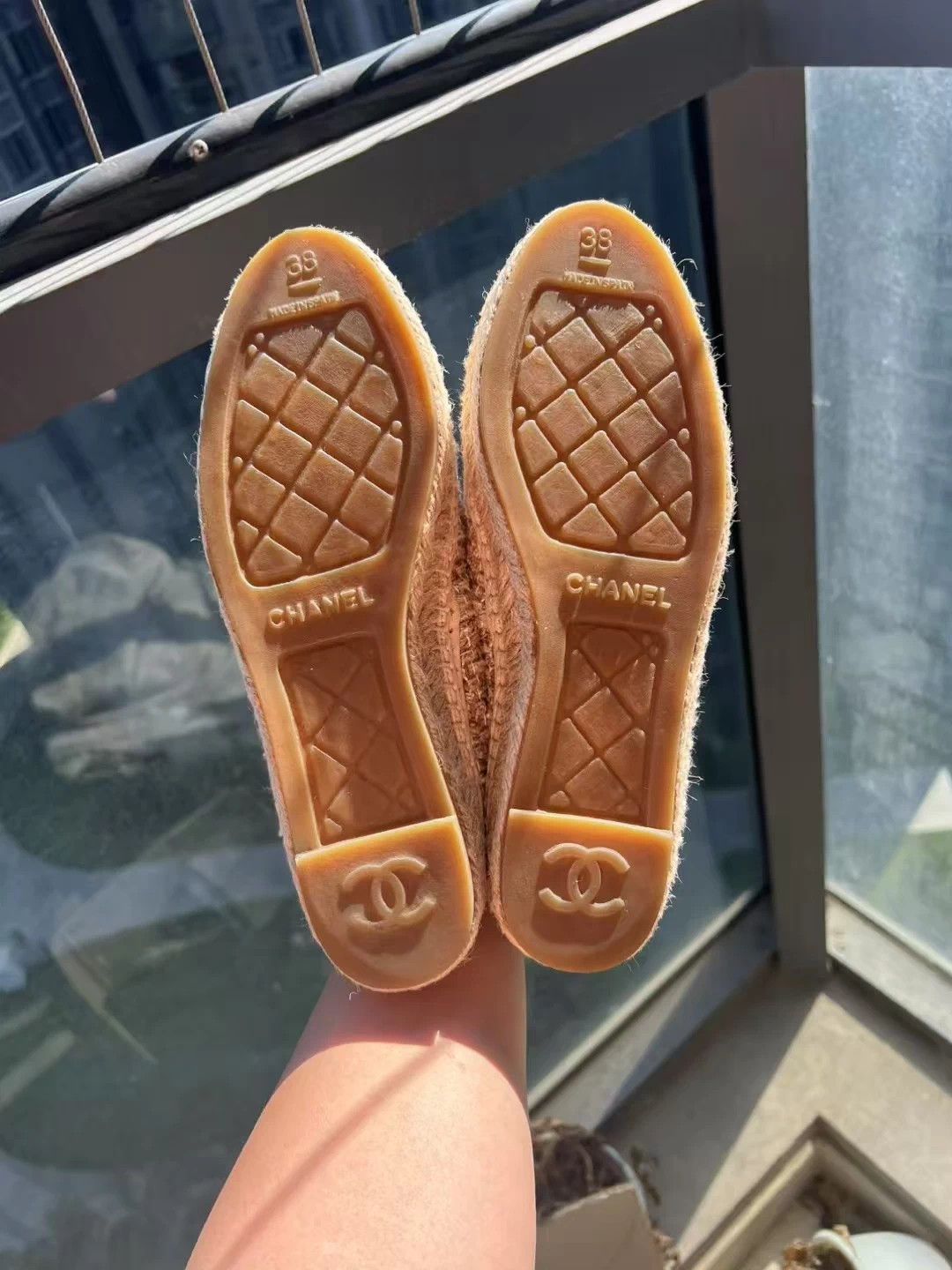 Chanel Chanel 2021ss milk tea boat shoes 38 99new w/ box & accs Size US 7 / IT 37 - 6 Thumbnail