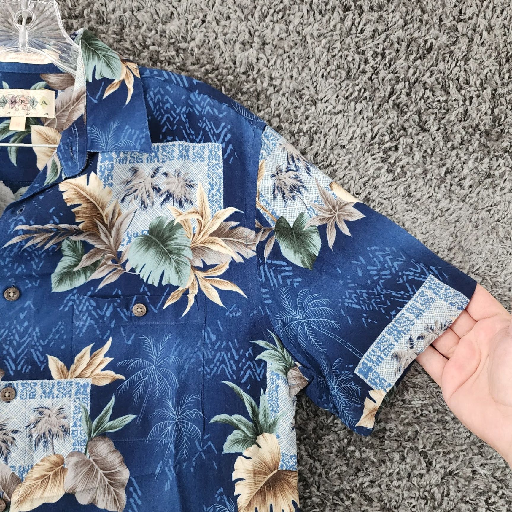 Vintage CAMPiA MODA Hawaiian Floral Button-Up Shirt Mens Short Sleeve Blue Rayon Size M Size US 31 - 3 Thumbnail
