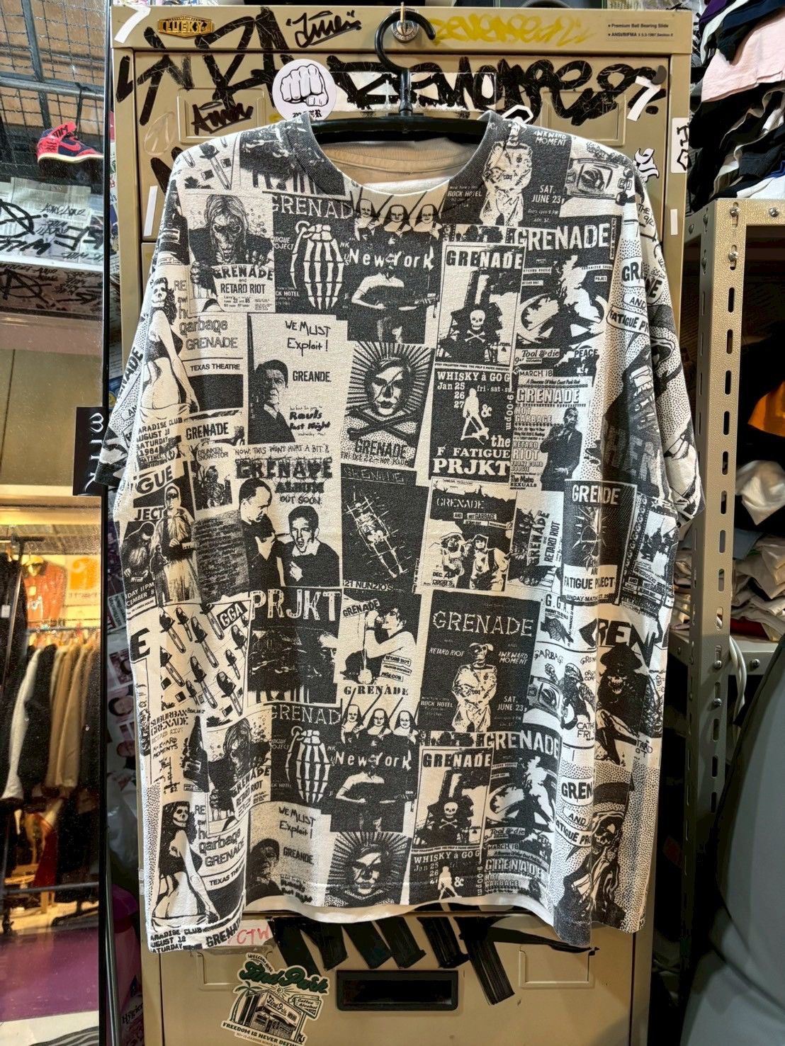 Vintage Vintage Grenade Punk 90’s Size US XL / EU 56 / 4 - 1 Thumbnail