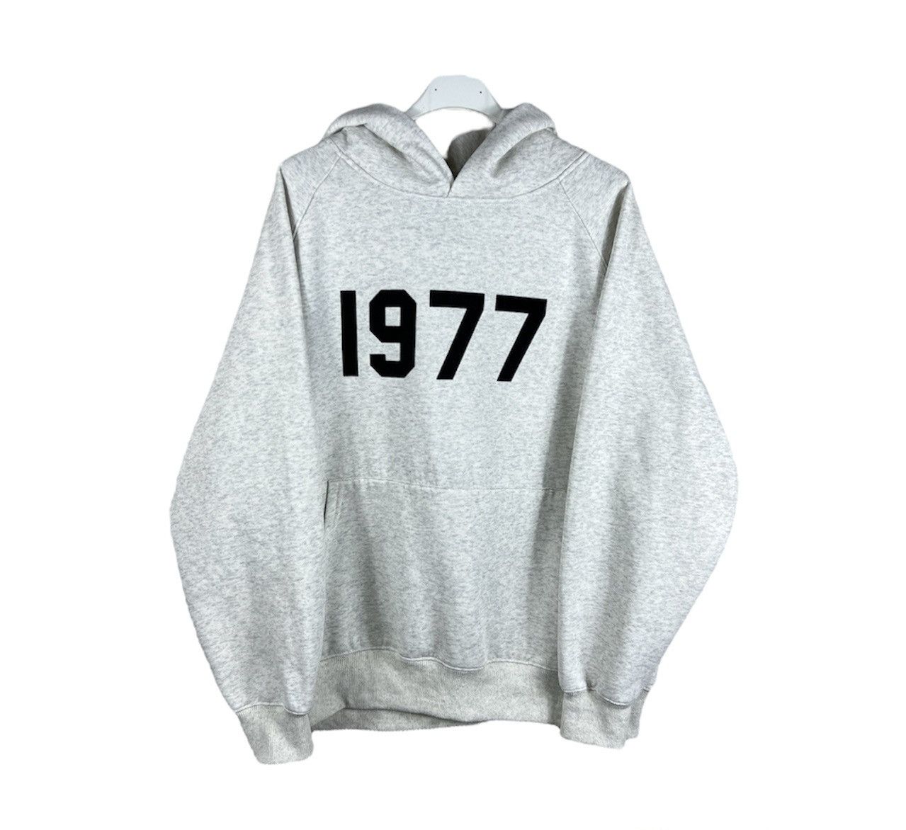 Fear of God Fear of God essentials 1977 velvet logo light gray hoodie Size US S / EU 44-46 / 1 - 1 Thumbnail
