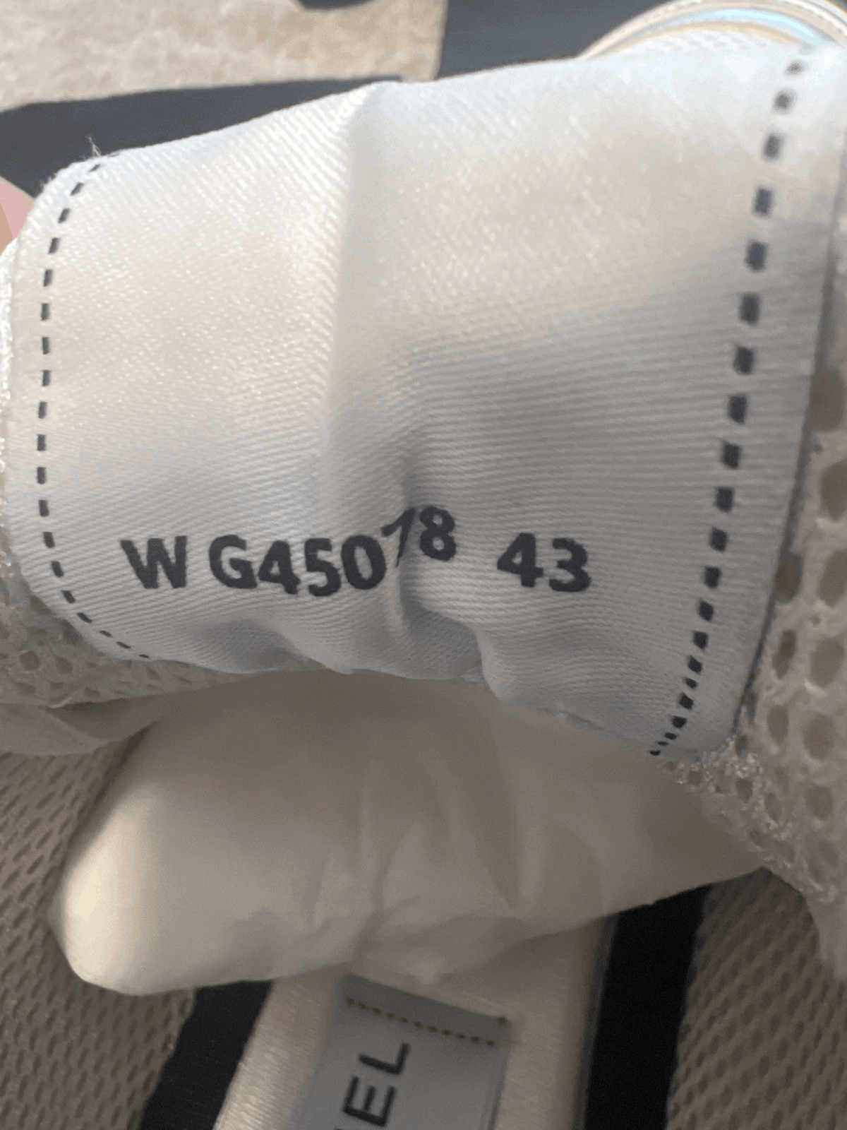 Chanel Chanel Sneaker IvoryWhiteSilver Size US 10 / EU 43 - 4 Thumbnail