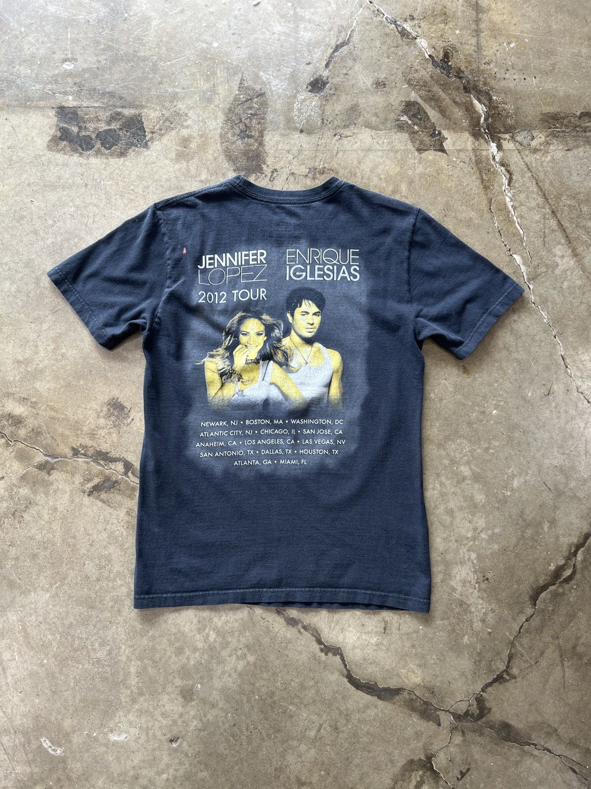 Vintage Jennifer Lopez Enrique Iglesias 2012 Tour Tee Small Size US S / EU 44-46 / 1 - 5 Thumbnail