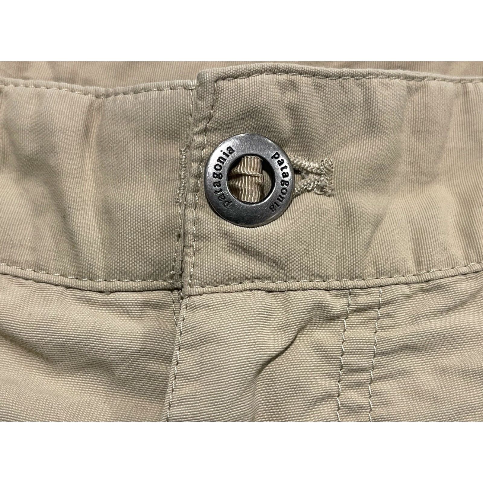 Patagonia Patagonia Guidewater II Shorts Bermuda Nylon 9.5” Inseam M Men Tan Brown Fish Theme Size US 31 - 3 Thumbnail