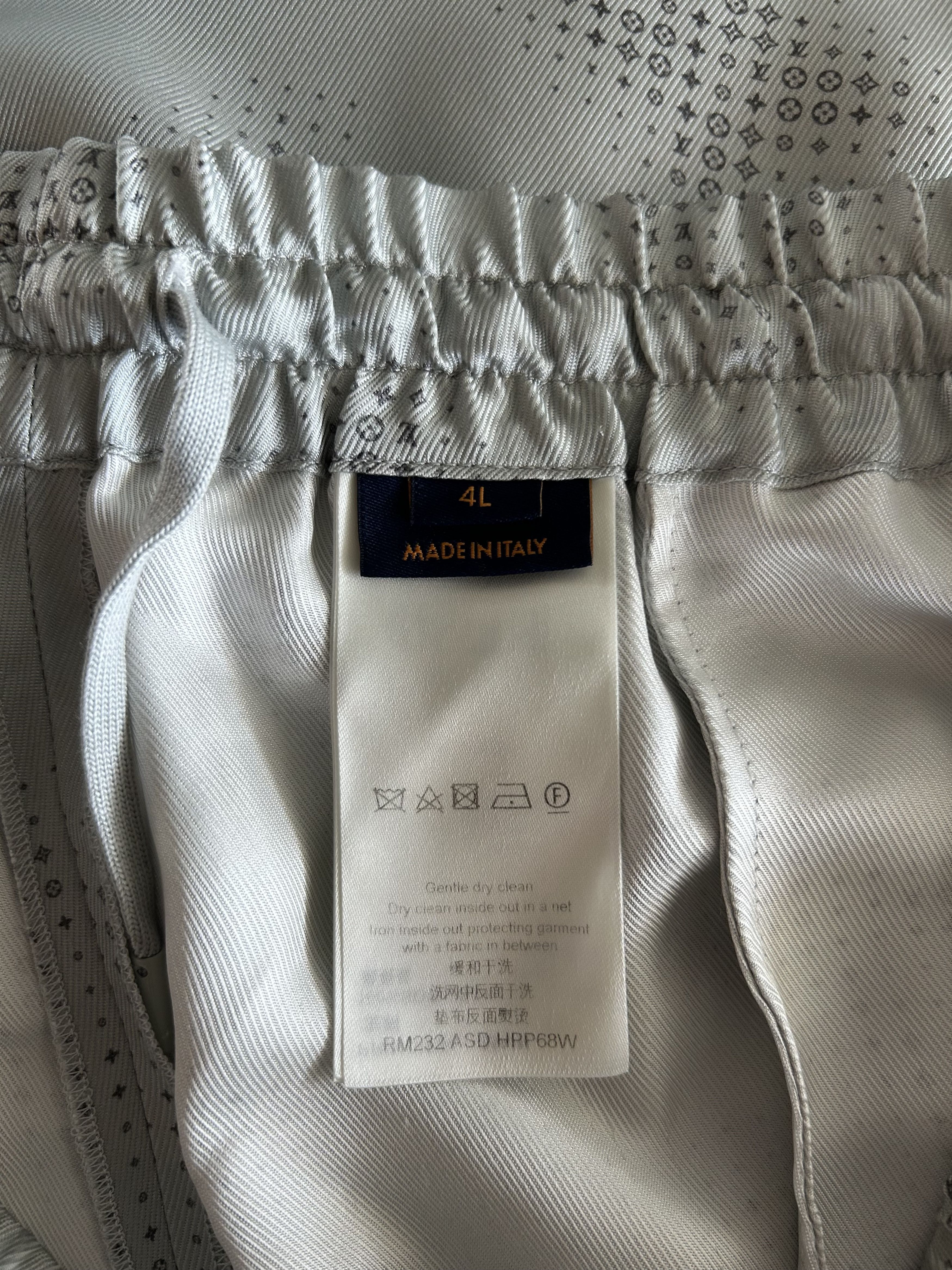 Louis Vuitton Louis Vuitton Grey LV Pixel Monogram Silk Shorts Size US 42 / EU 58 - 3 Thumbnail