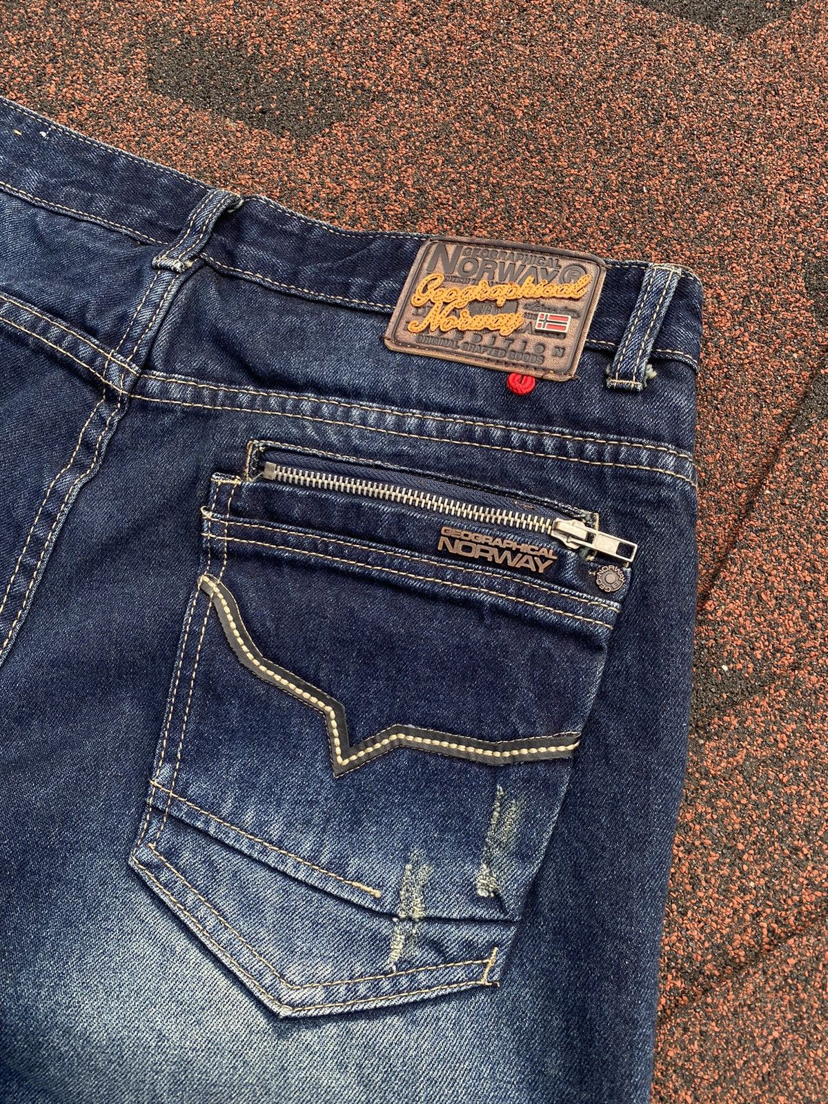 Japanese Brand Vintage Geographical Norway Labirinthe Jeans Blue Mens Size US 33 - 17 Thumbnail