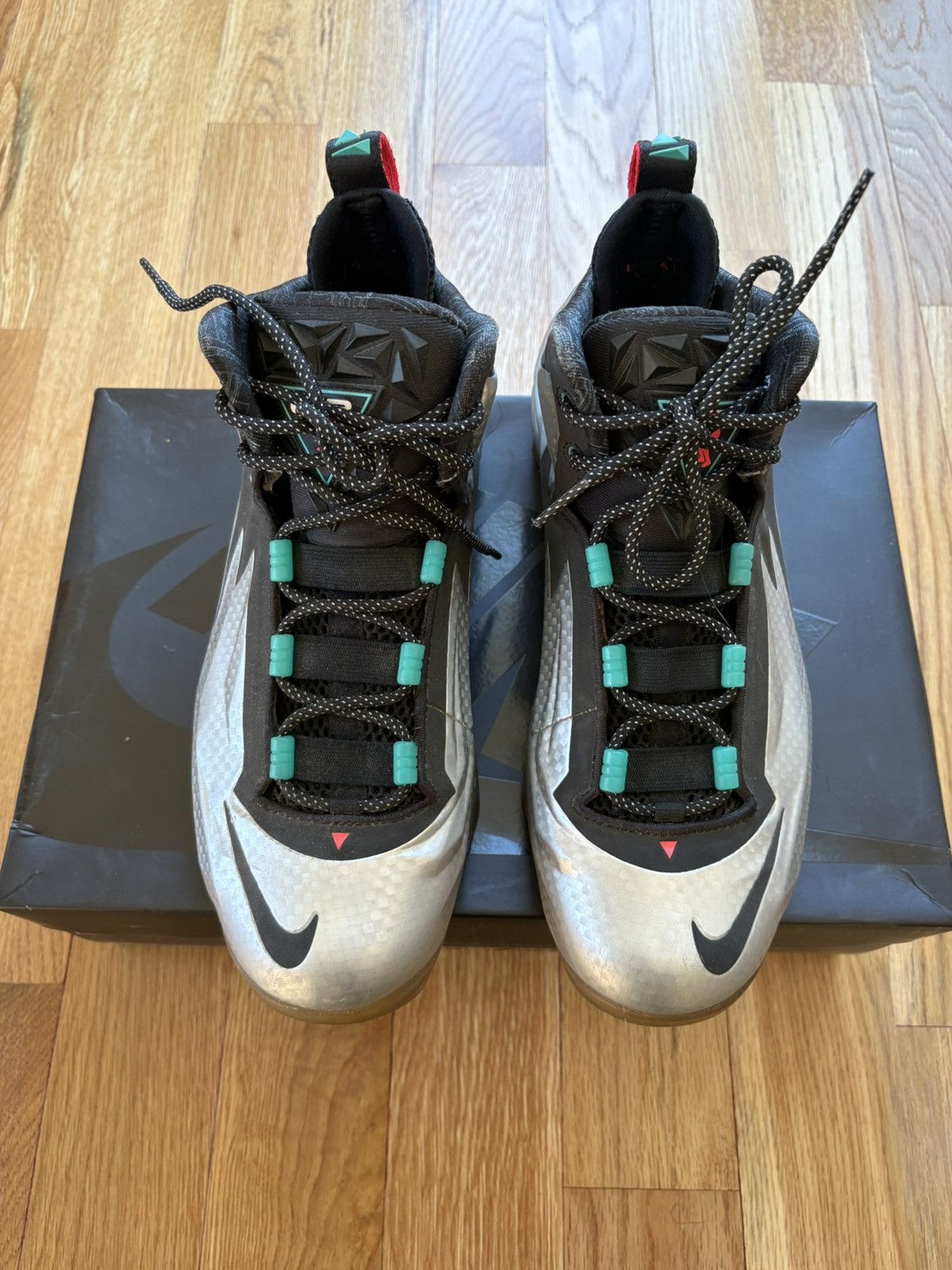 Nike Size 9.5 - Nike Chuck Posite Metallic Silver Charles Barkley Size US 9.5 / EU 42-43 - 4 Thumbnail