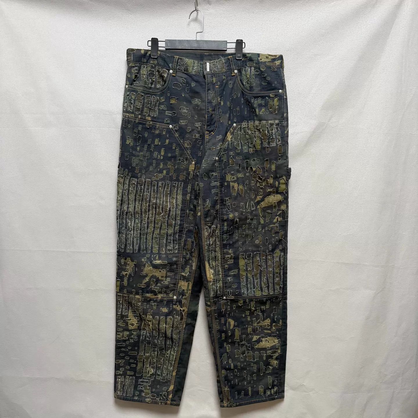 Givenchy Green Patterned Casual Pants Size 36 Size US 36 / EU 52 - 1 Thumbnail