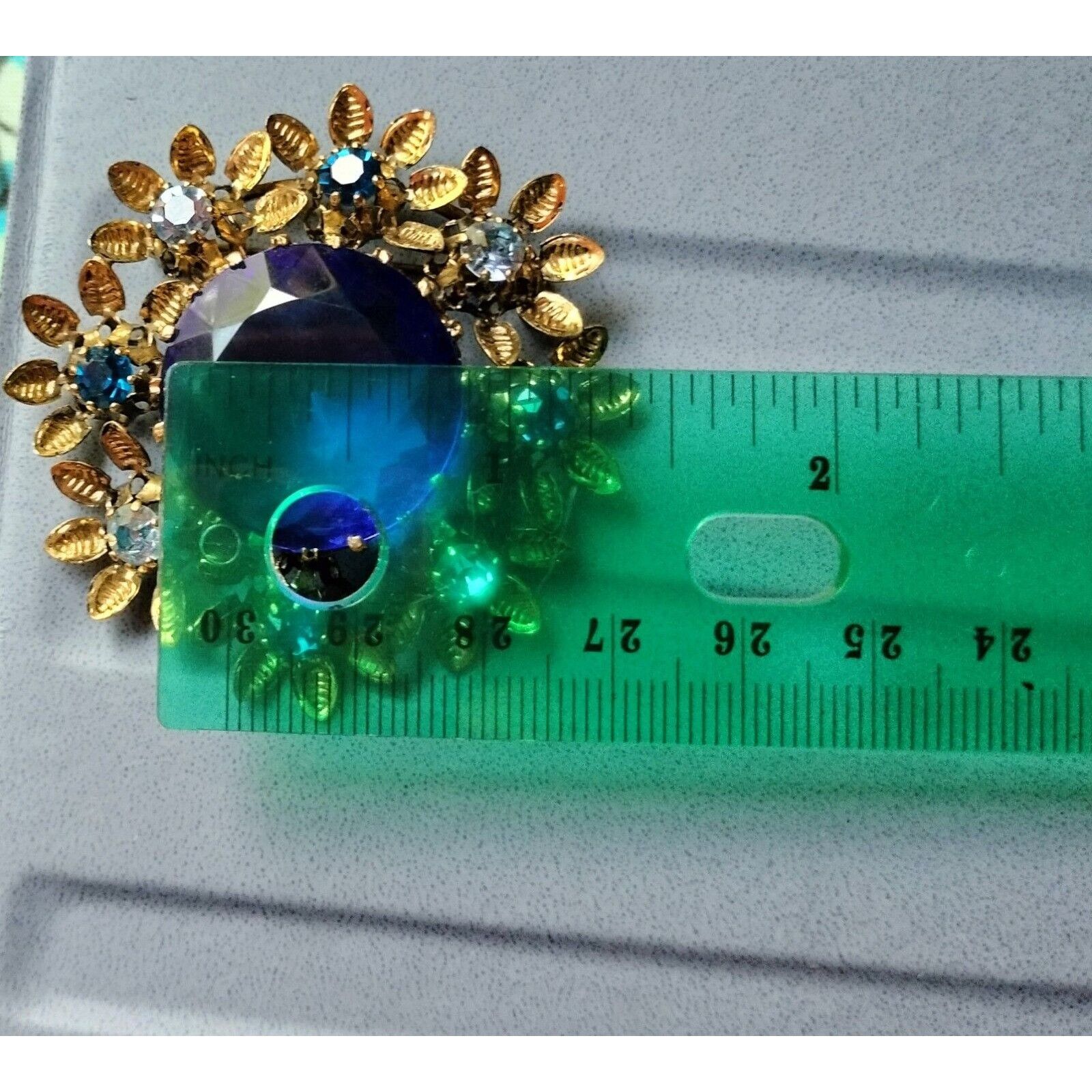 Vintage Vintage Austrian Brooch Crystal Ornate Gold Tone Blue Glass Size ONE SIZE - 12 Thumbnail