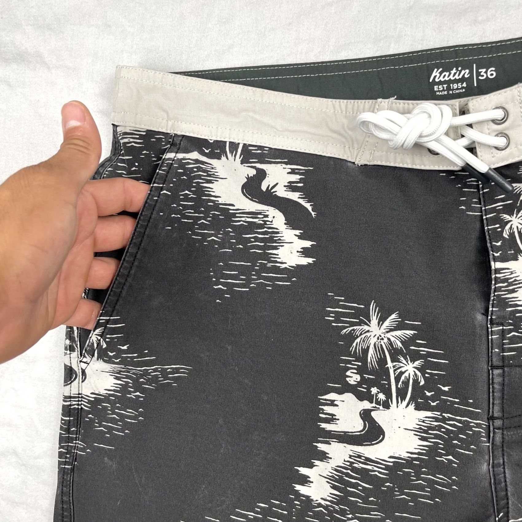Katin Katin Shorts Men 36 Black Swim Hybrid Trunks Beach Surfing Swimming Athletic Bottom Mens Size US 36 / EU 52 - 2 Thumbnail
