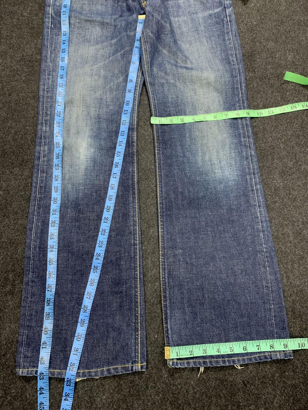Lee 𝗙𝗟𝗔𝗥𝗘 LEE RIDERS FADE BLUE. Size US 30 / EU 46 - 3 Thumbnail