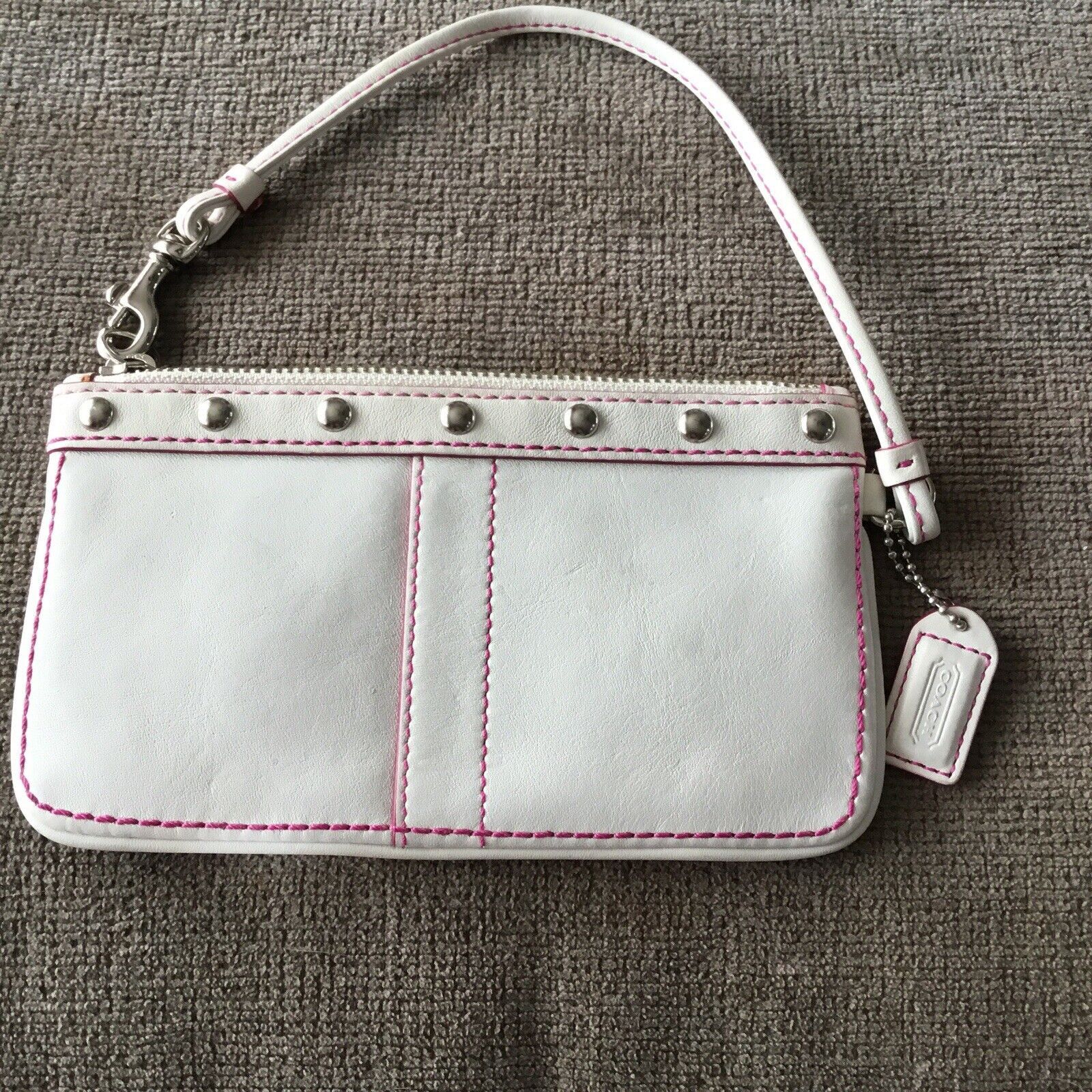 Coach VINTAGE RARE COACH HEART CUTOUT WRISTLET WALLET COIN PURSE Size ONE SIZE - 6 Thumbnail