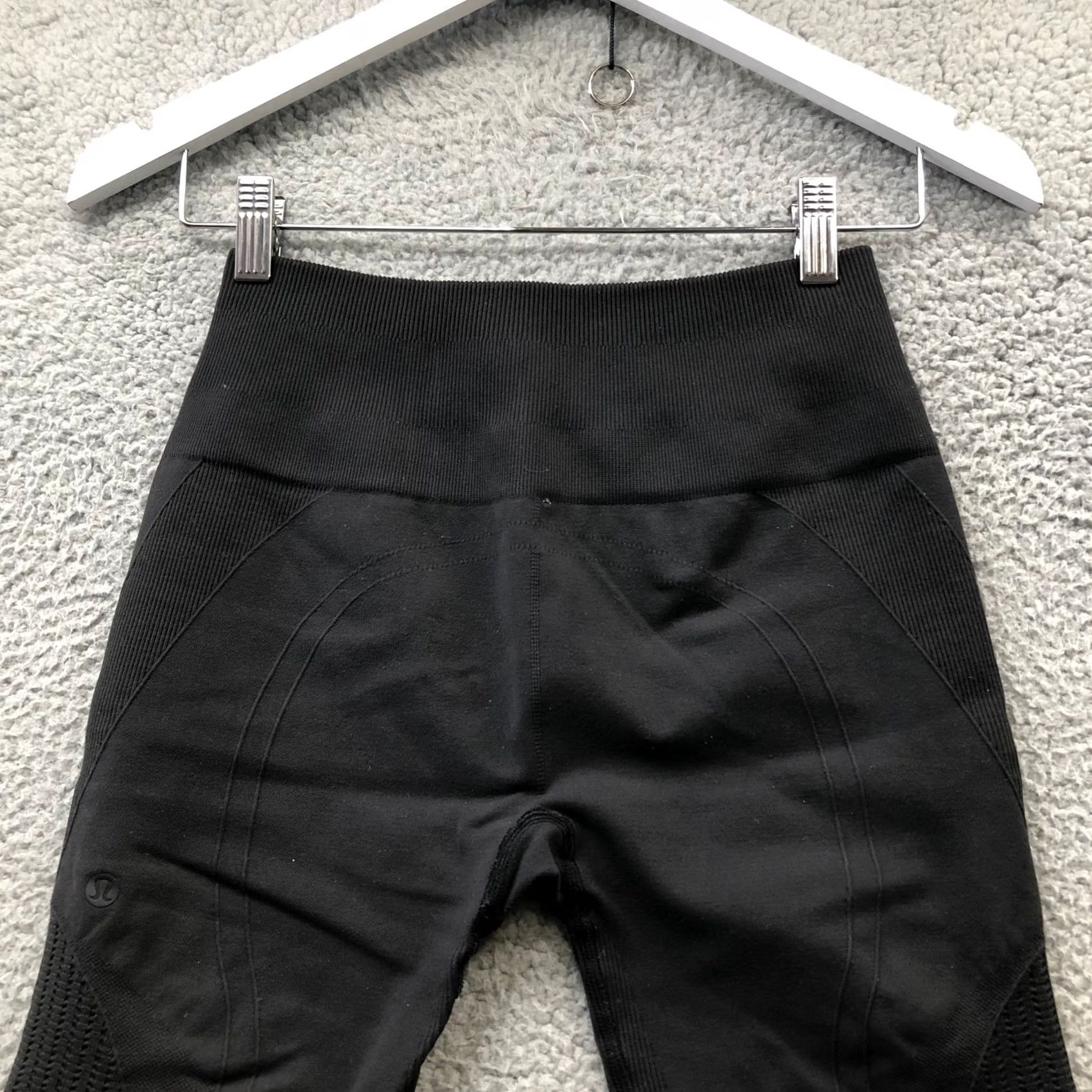 Lululemon Lululemon In The Flow Crop Leggings Women XS Seamless Black High Rise Ruched Canvas Style Cropped Activewear Size 26" / US 2 / IT 38 - 7 Thumbnail