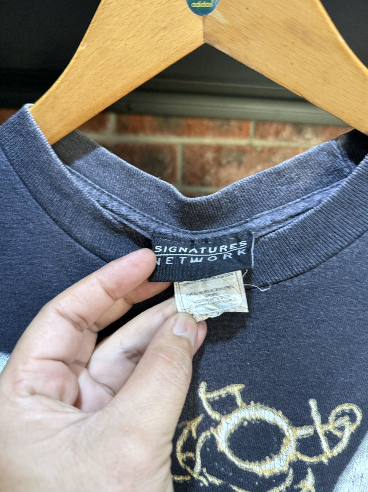 Band Tees Thrashed Vintage Modonna Signatures Network Sun Faded Tee Size US S / EU 44-46 / 1 - 8 Thumbnail