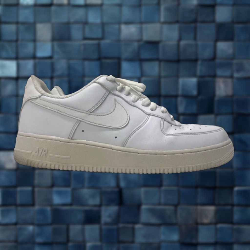 Nike **Nike Mens White Air Force 1 Classic Clean Sneakers 10** User: **White Nike Mens Air Force 1 Classic Clean Sneakers Size 10** Size US 10 / EU 43 - 1 Thumbnail