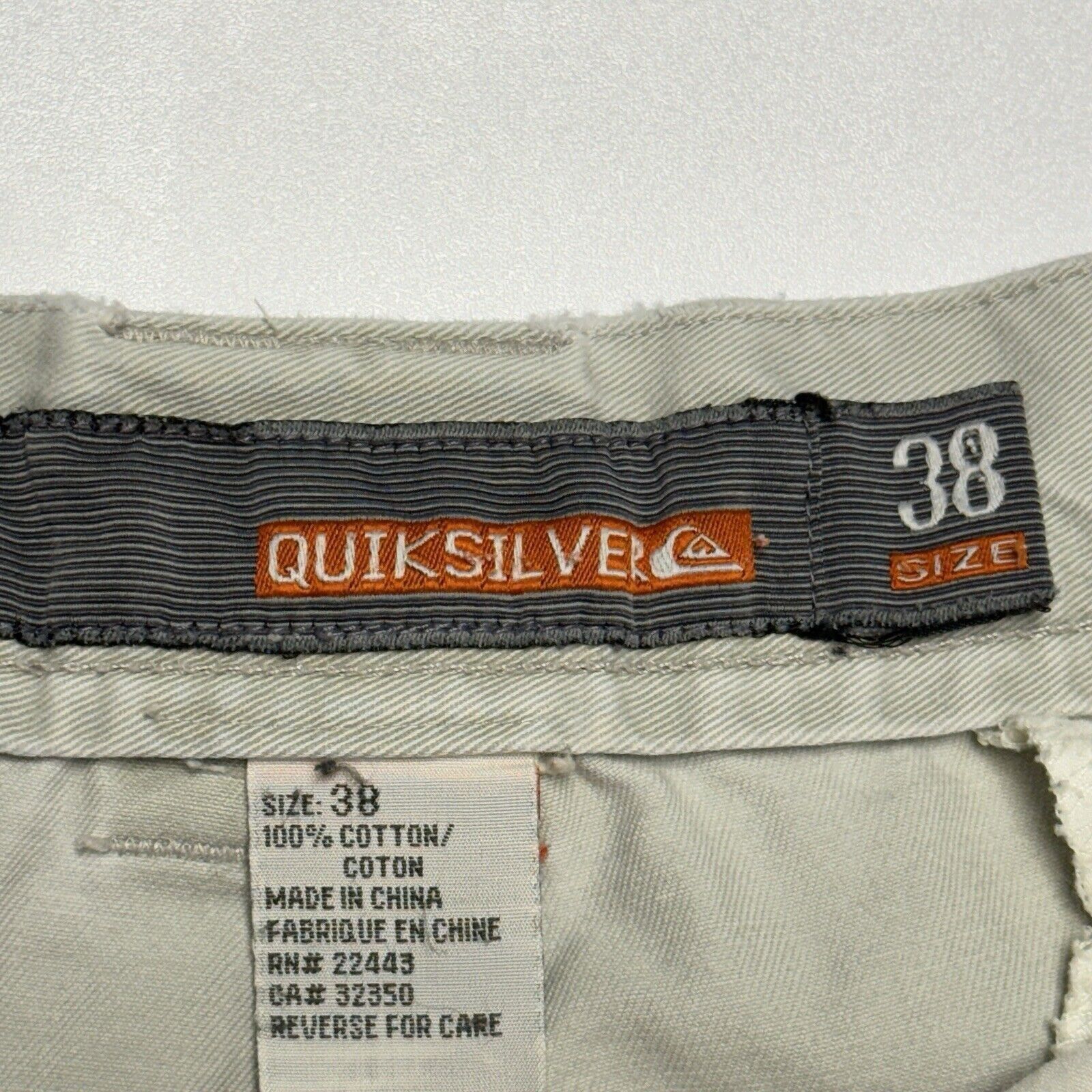Quiksilver Quiksilver Cargo Shorts Mens 38 White Surf Skate Baggy Y2K Size US 38 / EU 54 - 3 Thumbnail